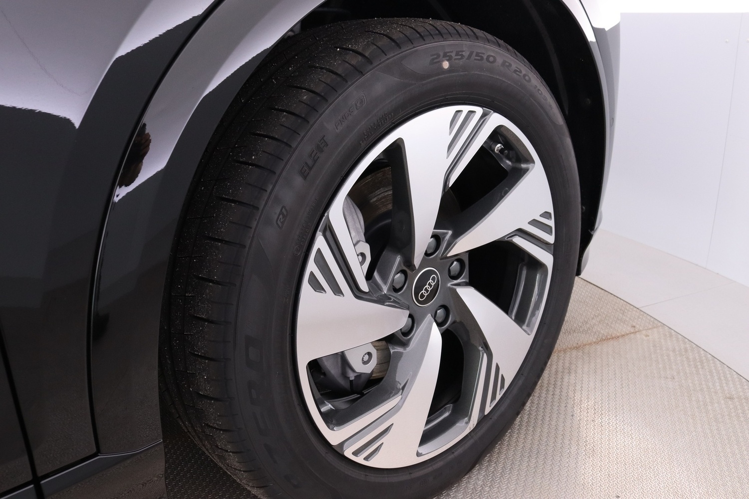 Audi Q6 e-tron vaihtoauto