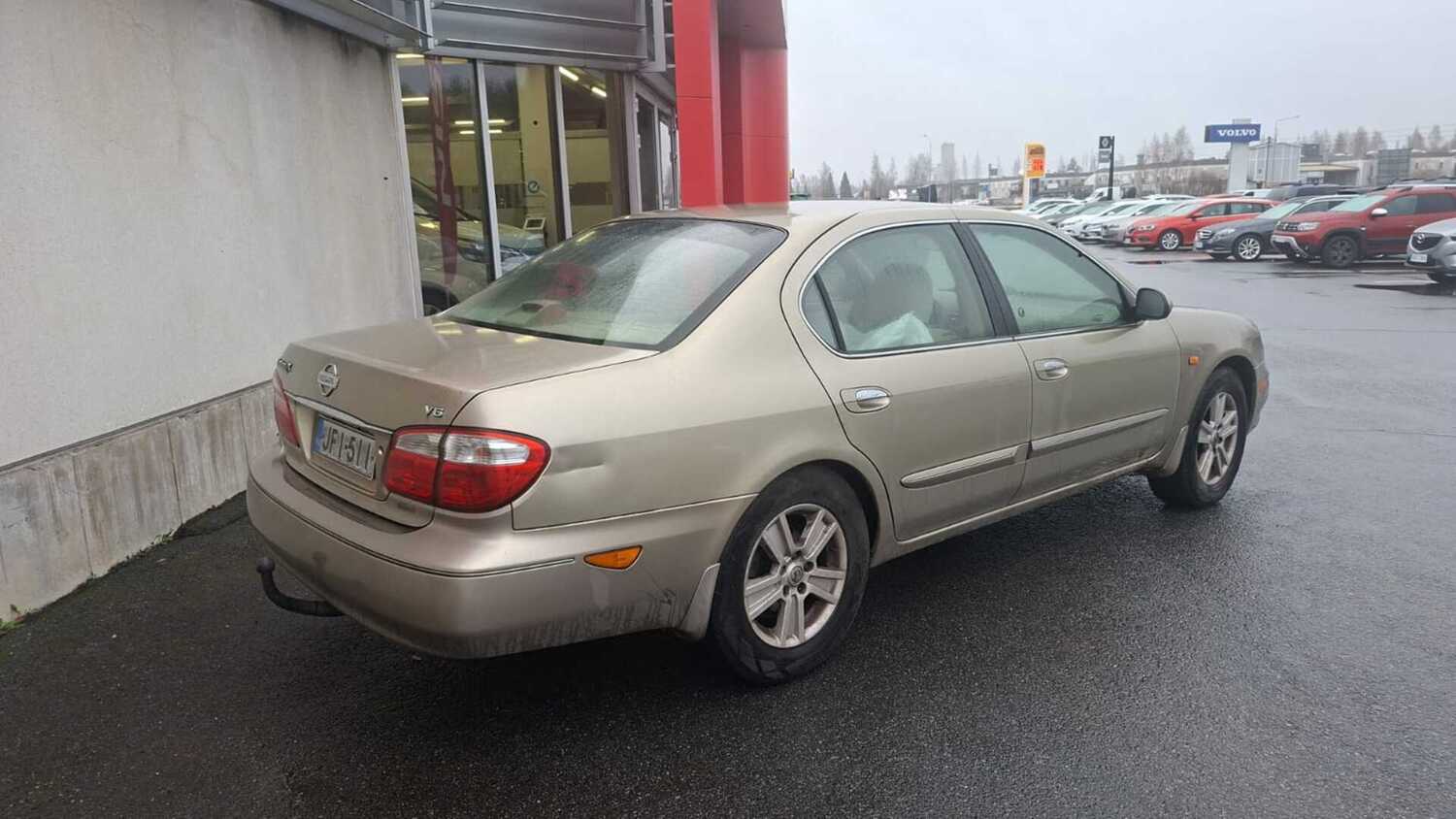 Nissan Maxima vaihtoauto