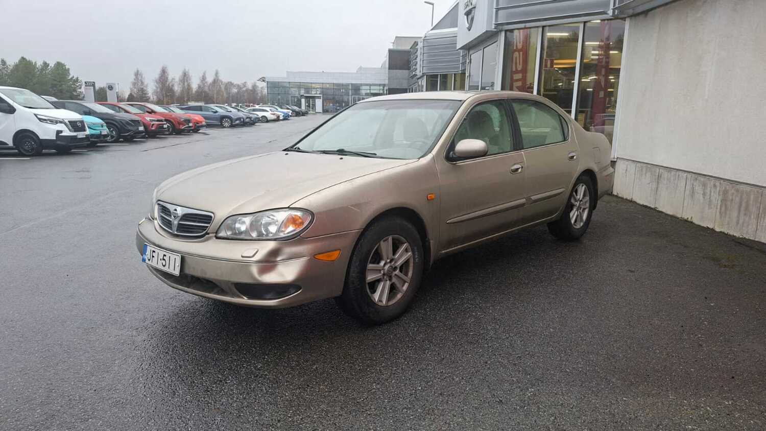 Nissan Maxima vaihtoauto