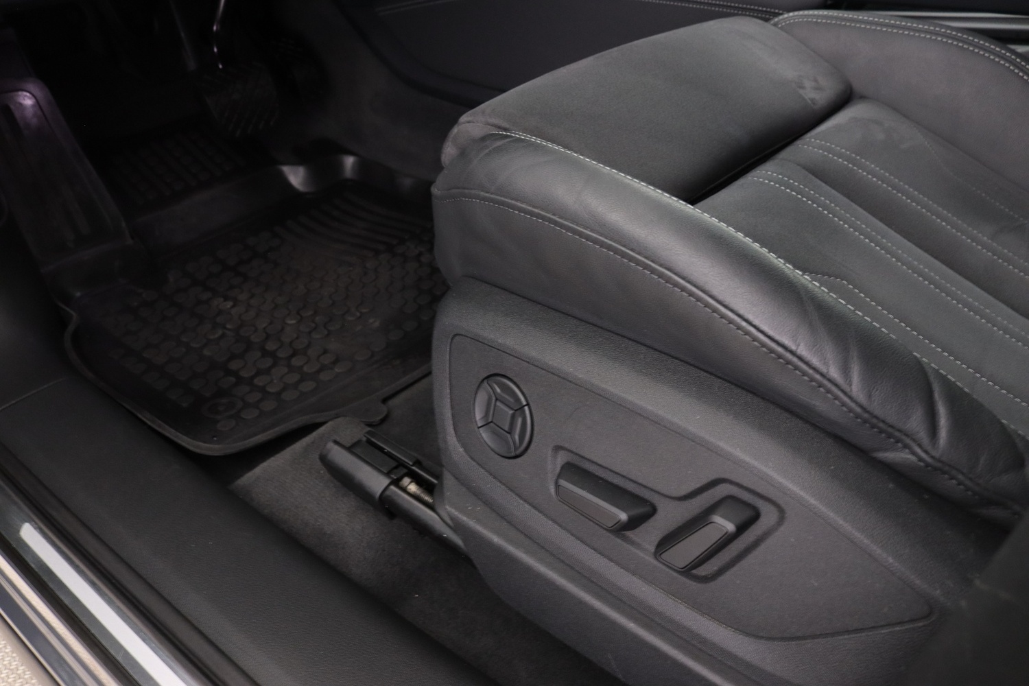 Audi Q8 e-tron vaihtoauto