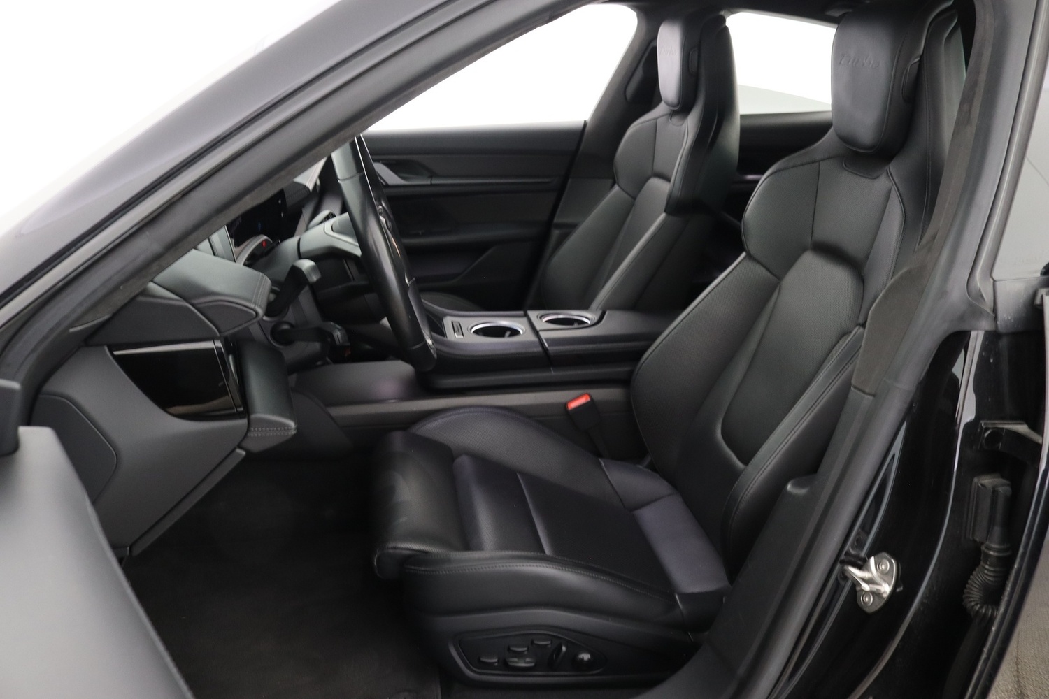 Porsche Taycan vaihtoauto