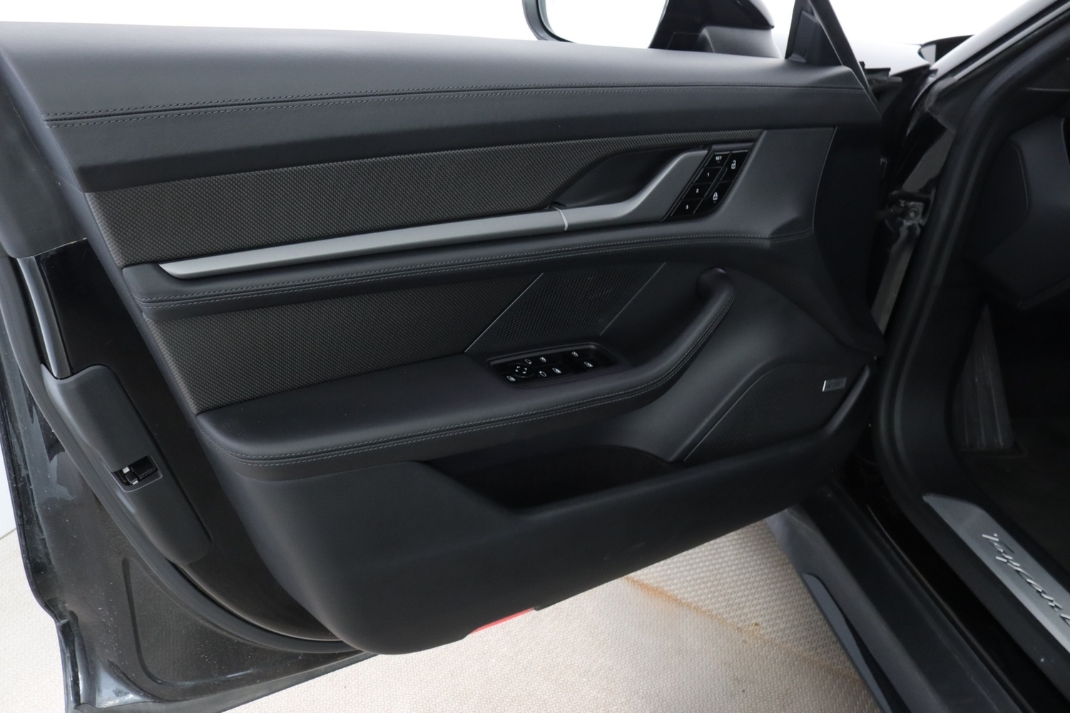 Porsche Taycan vaihtoauto