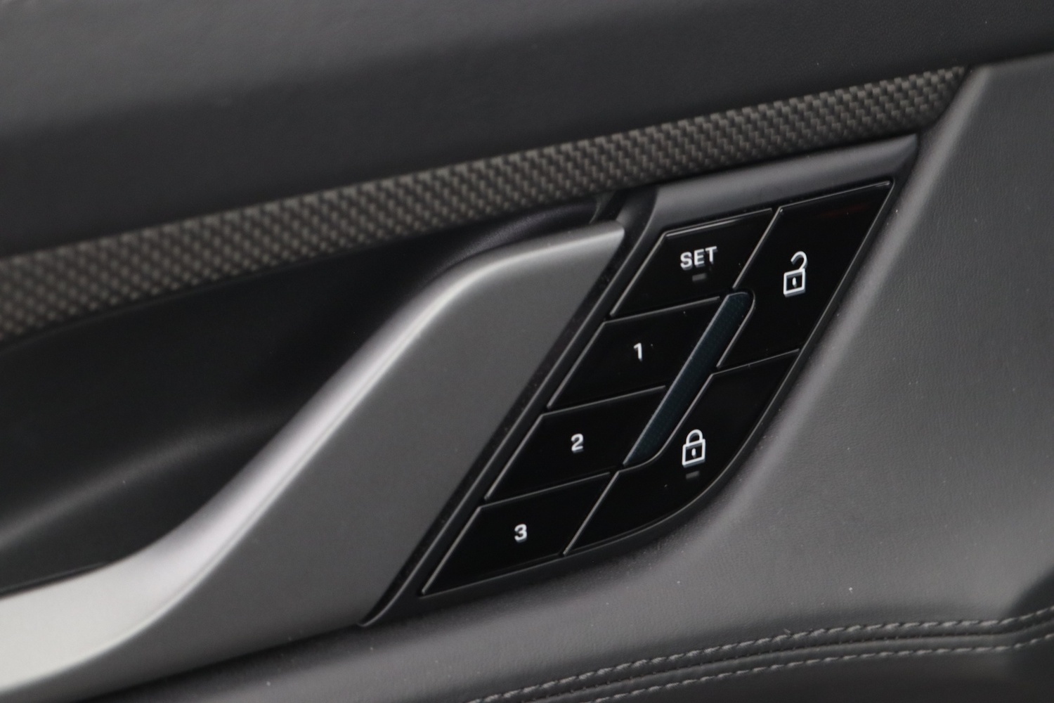 Porsche Taycan vaihtoauto