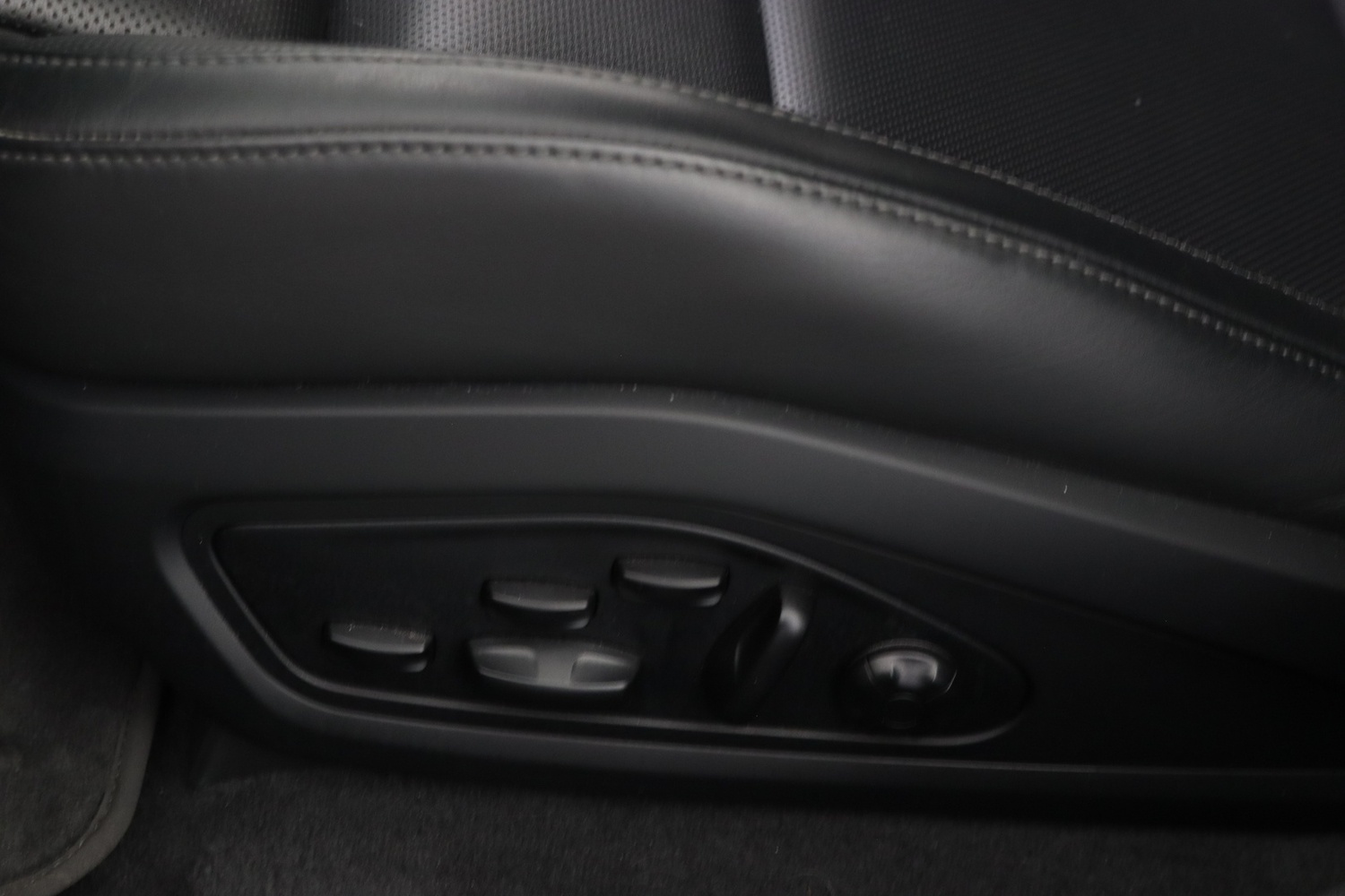 Porsche Taycan vaihtoauto