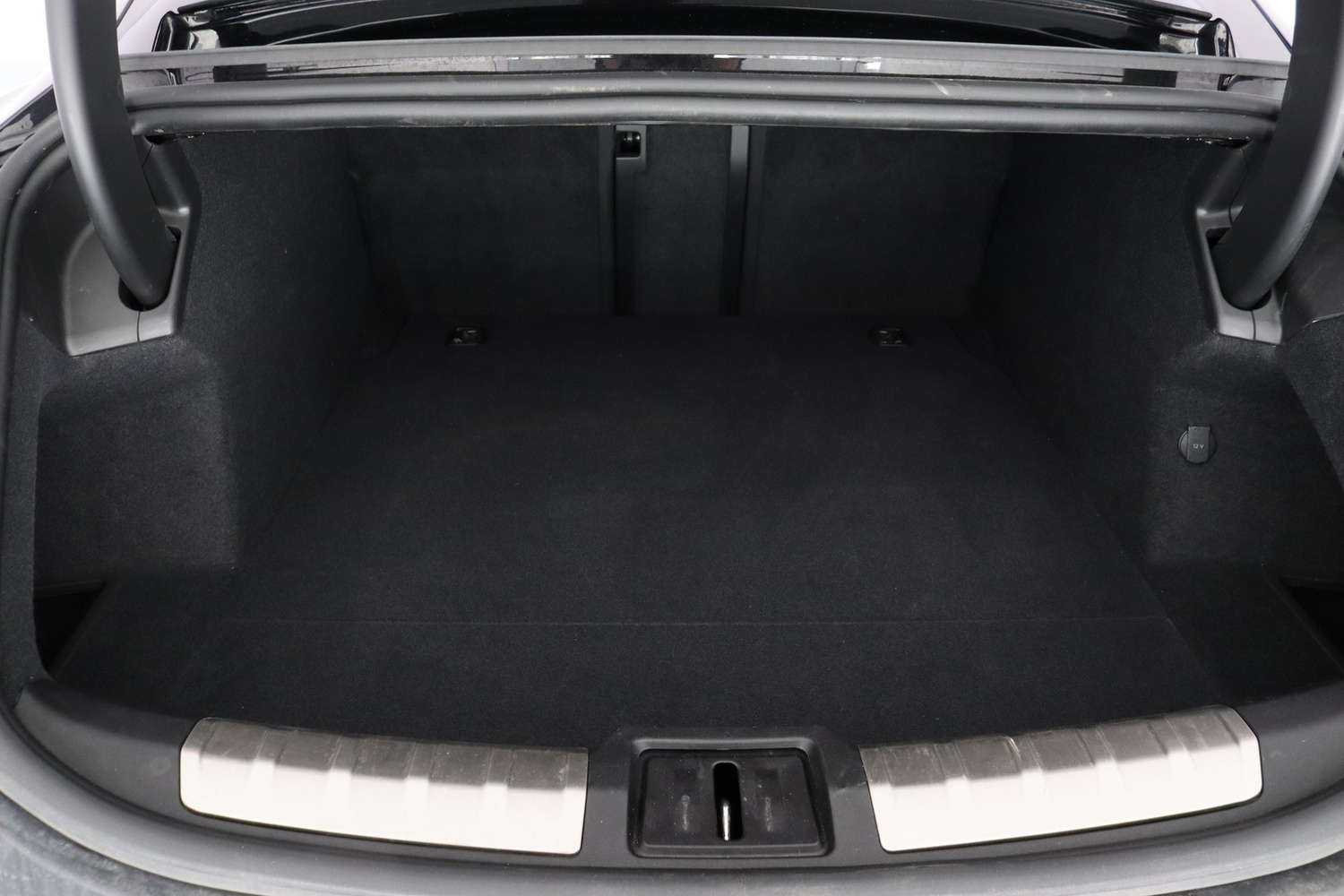 Porsche Taycan vaihtoauto