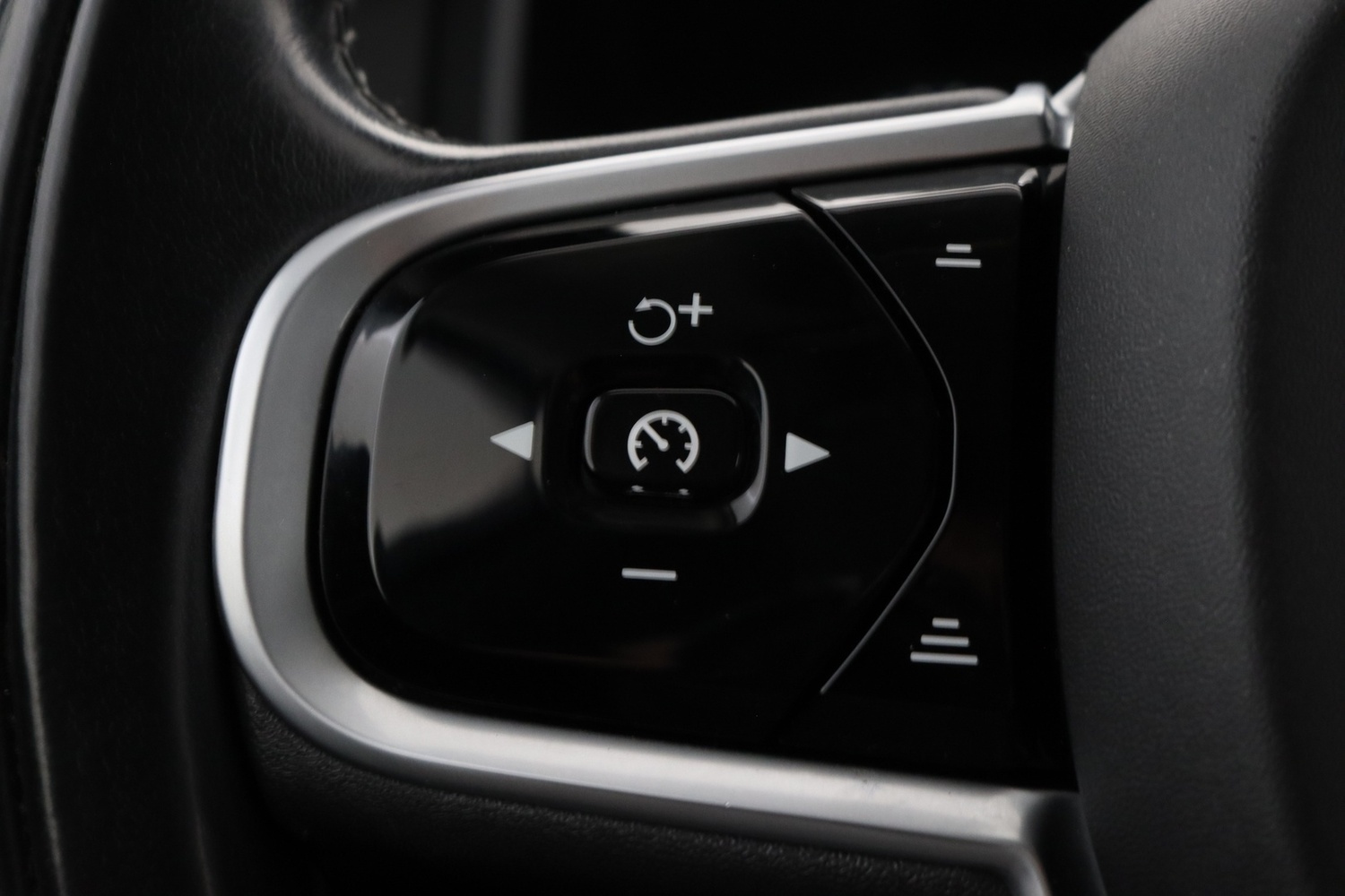 Volvo V90 Cross Country vaihtoauto