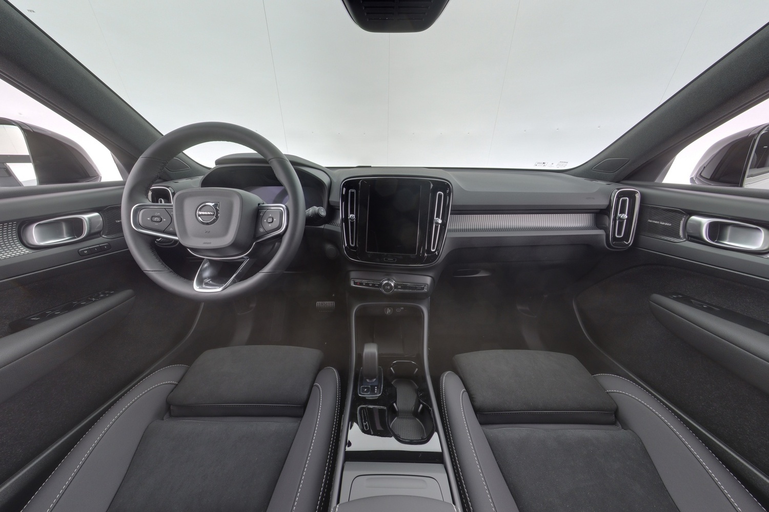 Volvo EX40 vaihtoauto