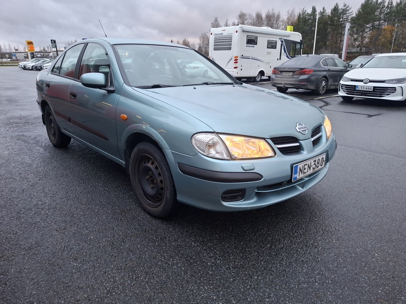 Nissan Almera vaihtoauto