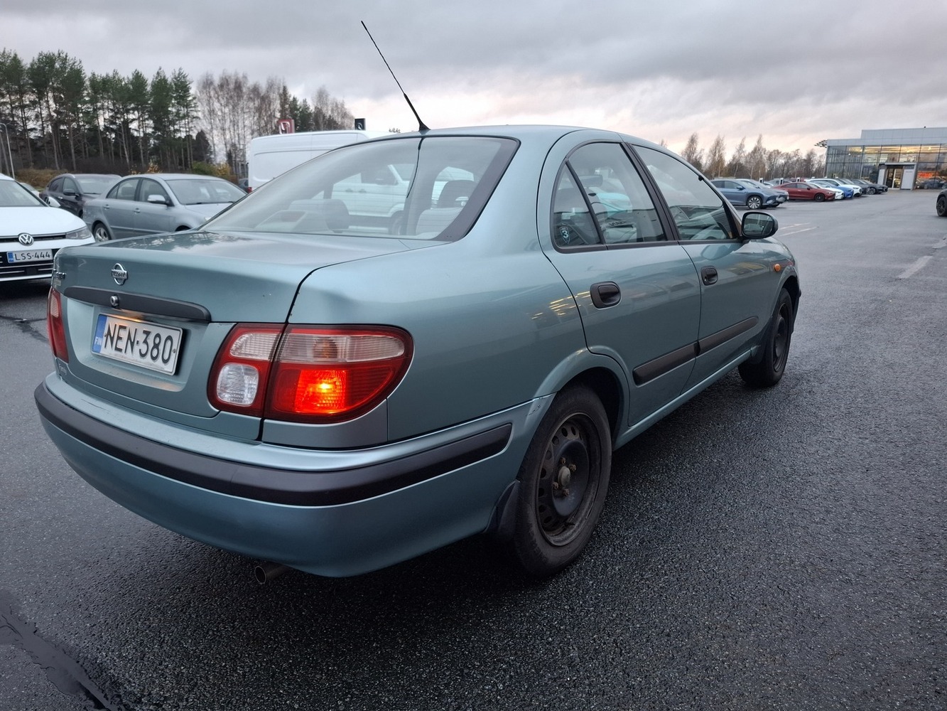 Nissan Almera vaihtoauto