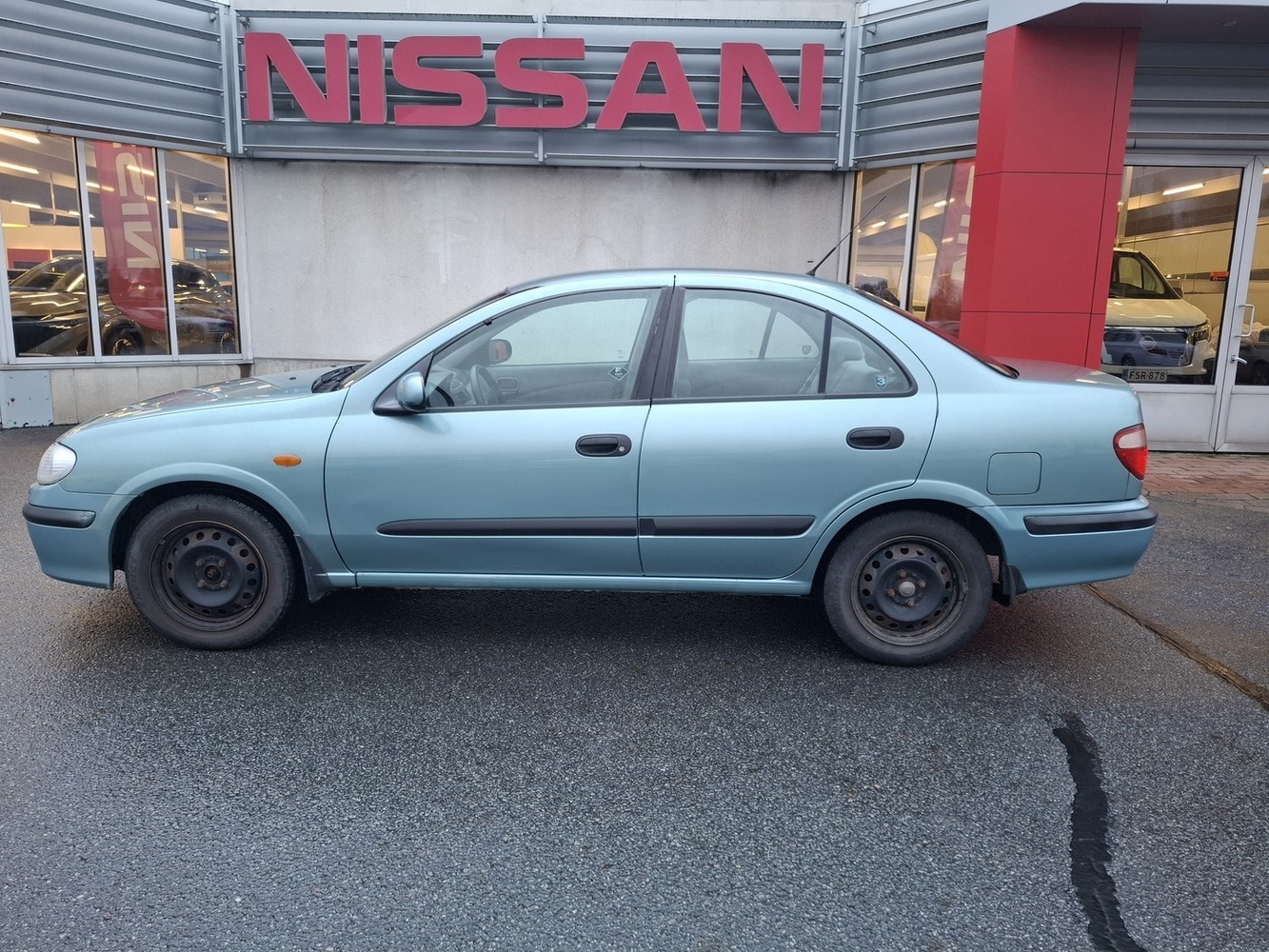Nissan Almera vaihtoauto