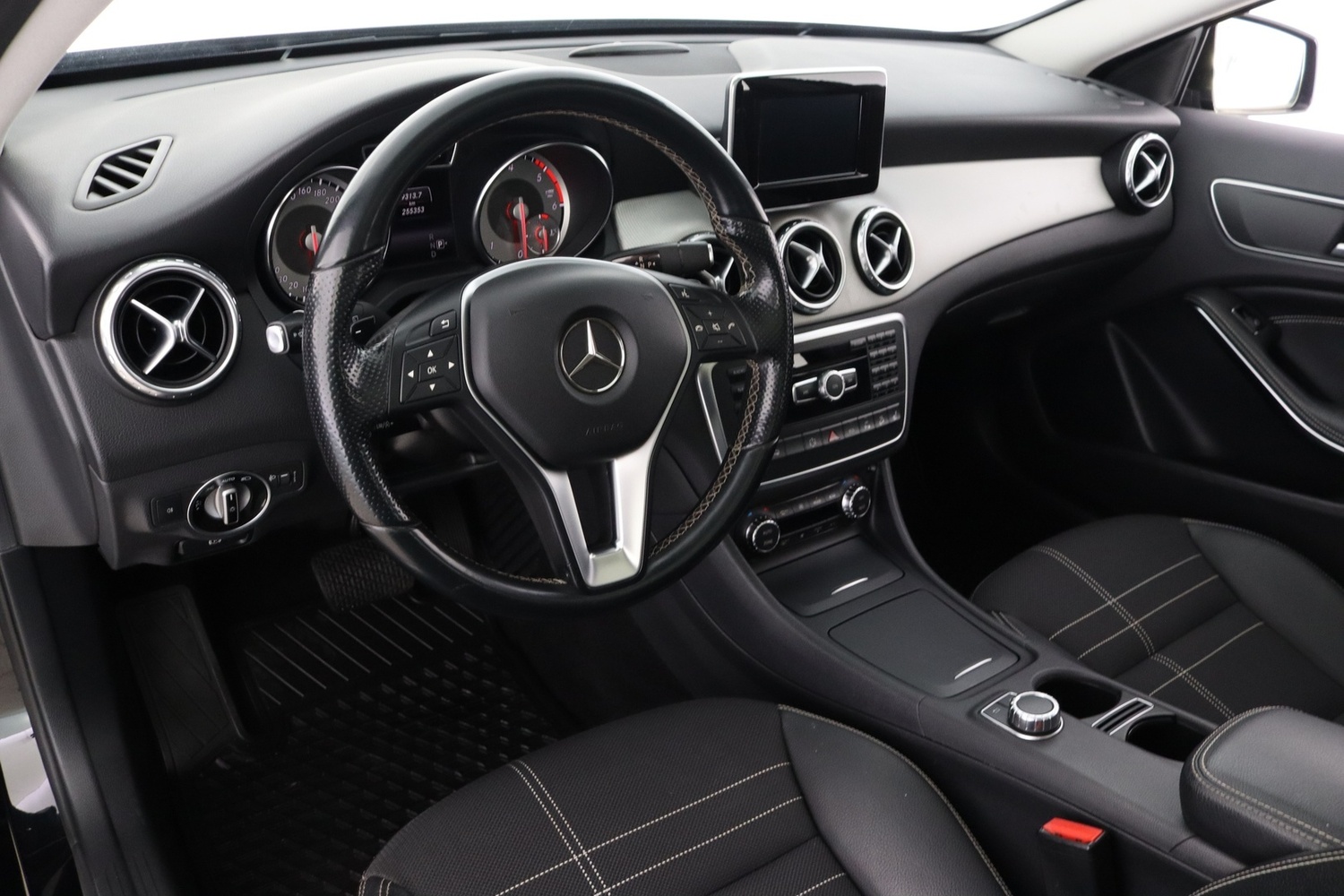 Mercedes-Benz GLA vaihtoauto