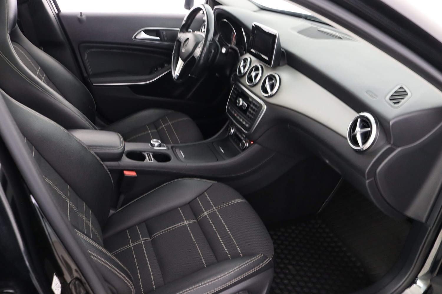 Mercedes-Benz GLA vaihtoauto