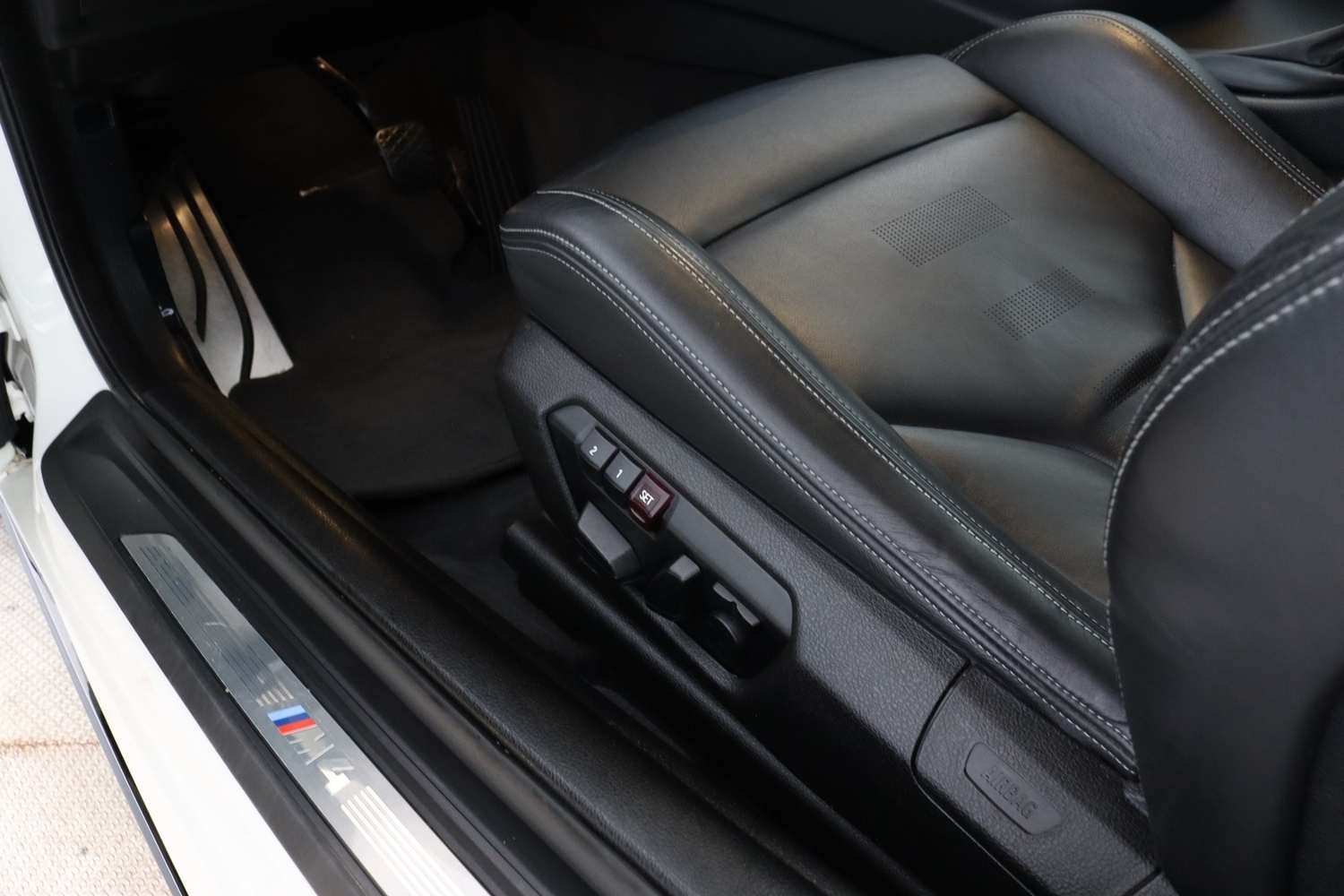 BMW M4 vaihtoauto