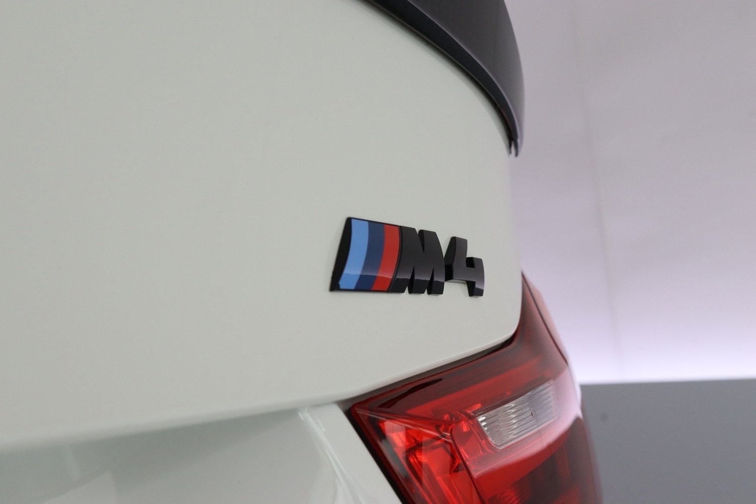 BMW M4 vaihtoauto