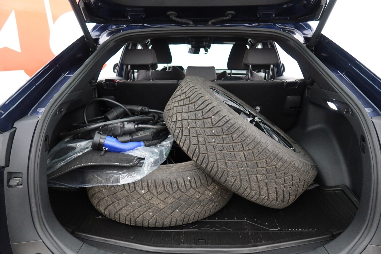 Toyota bZ4X vaihtoauto