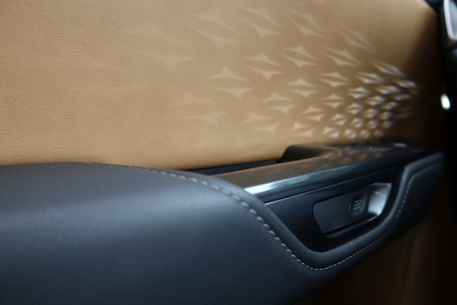 Lexus RZ vaihtoauto