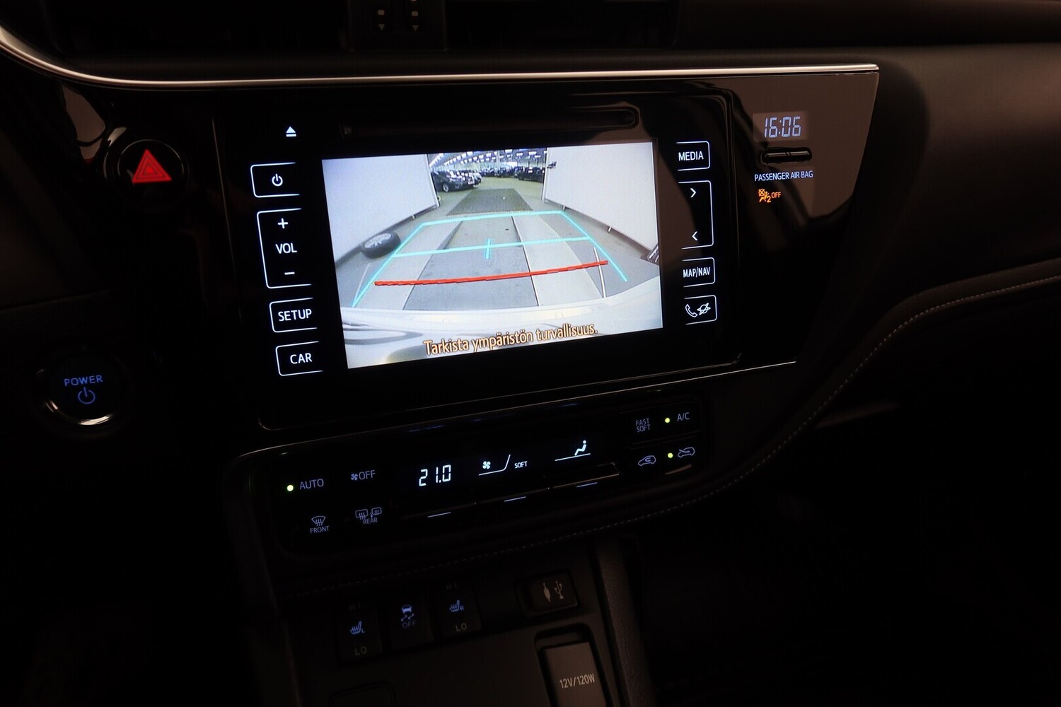 Toyota Auris vaihtoauto