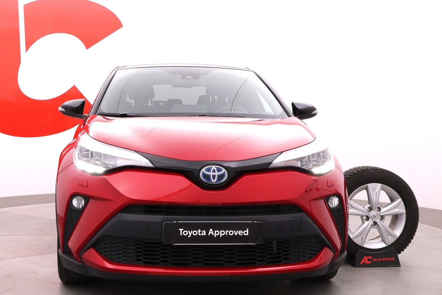 Toyota C-HR vaihtoauto