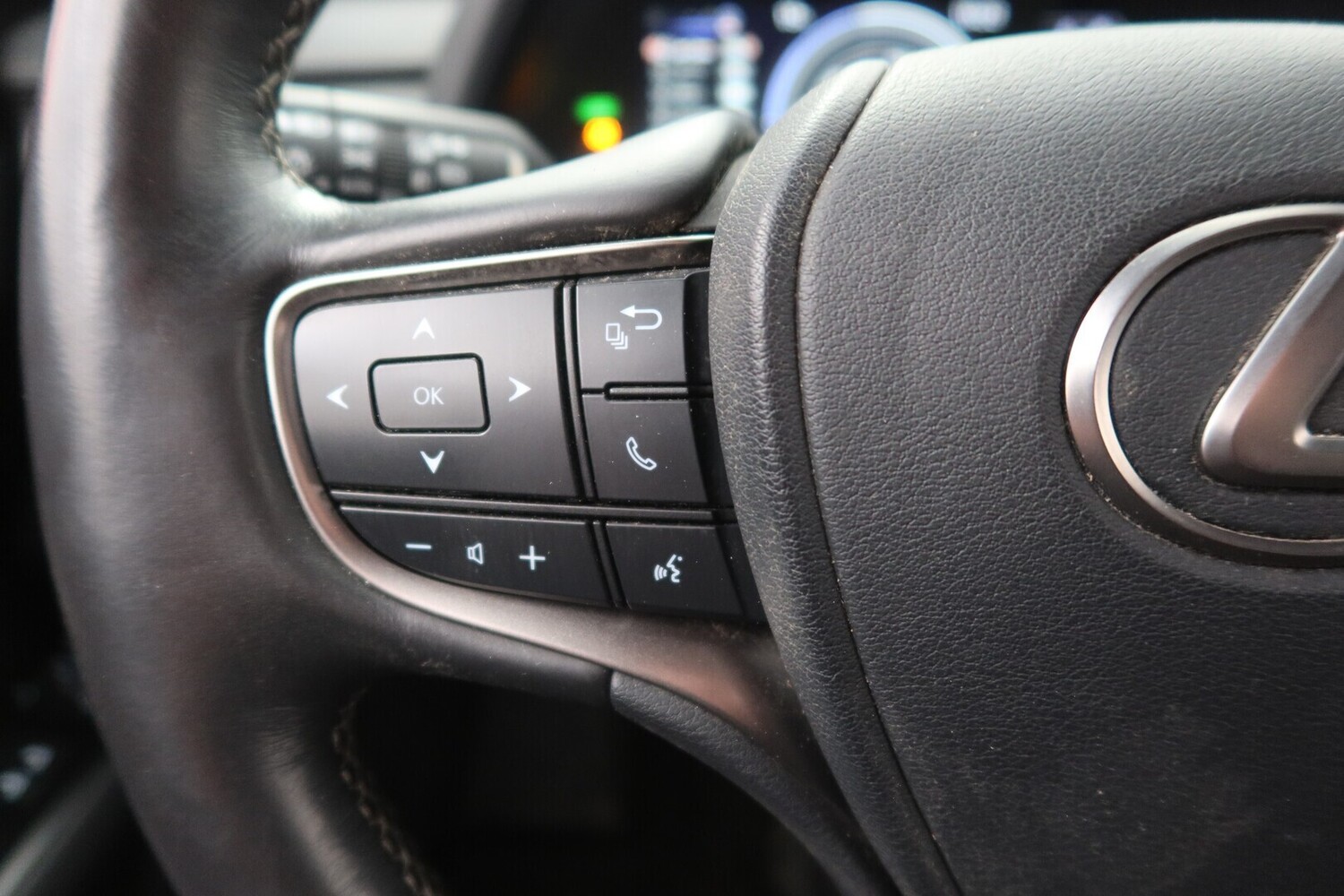 Lexus UX vaihtoauto