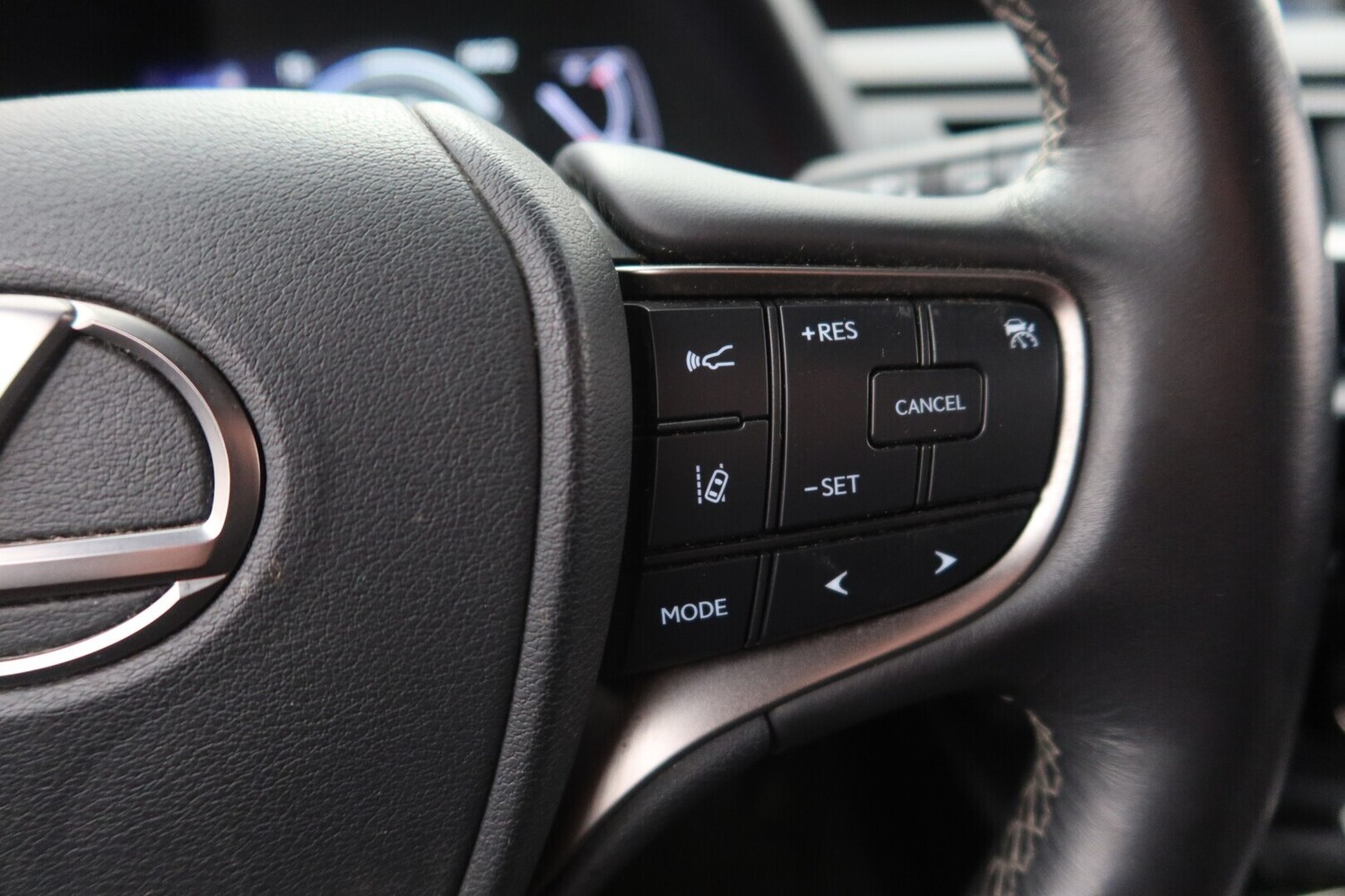 Lexus UX vaihtoauto
