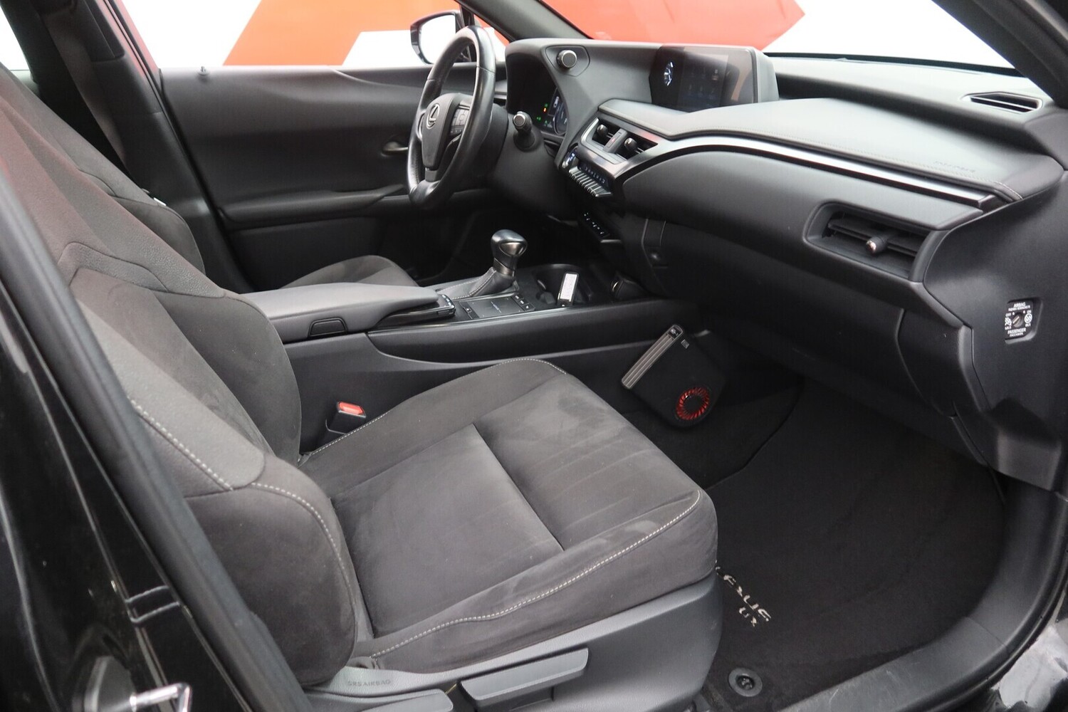 Lexus UX vaihtoauto