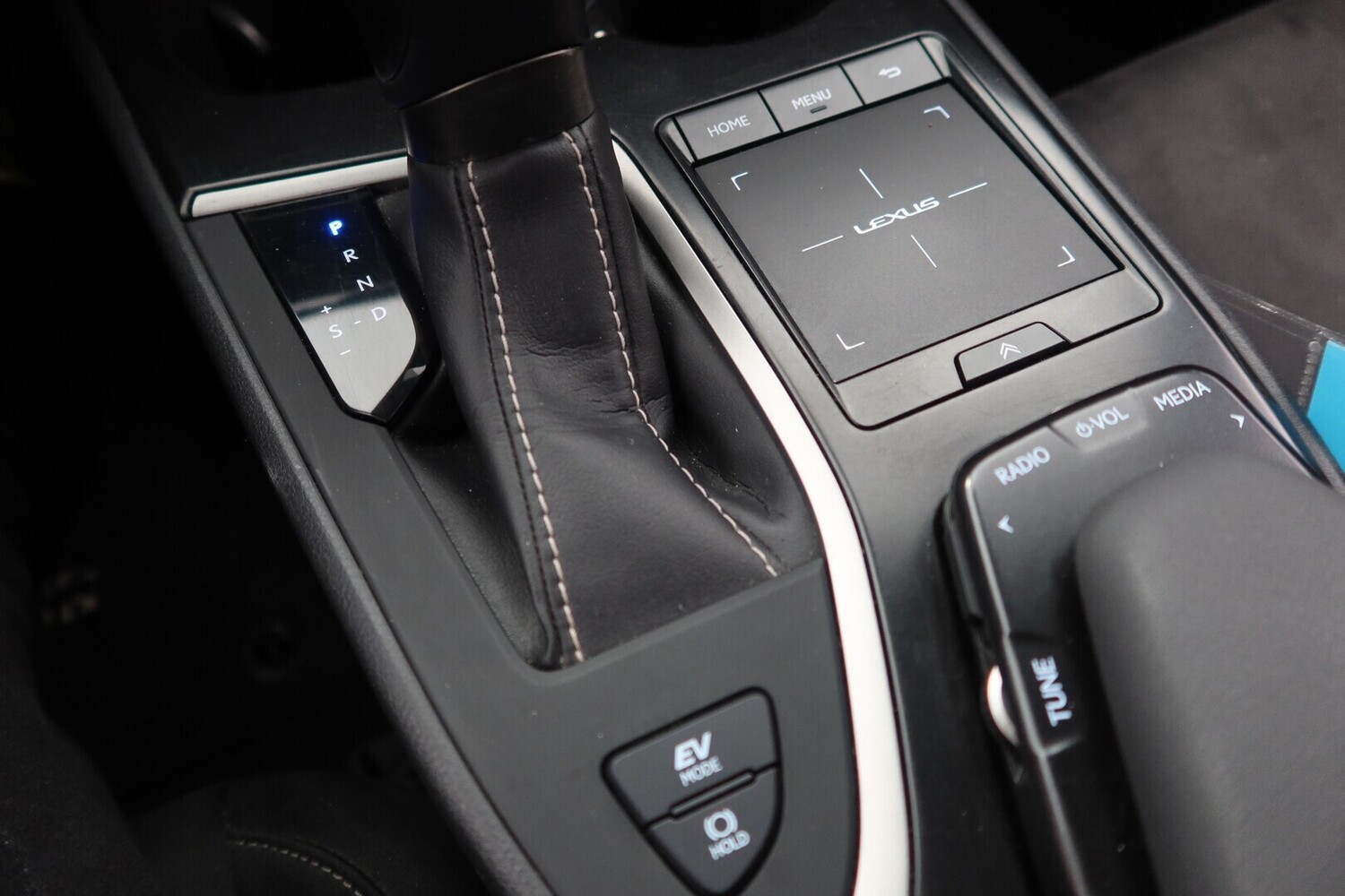 Lexus UX vaihtoauto