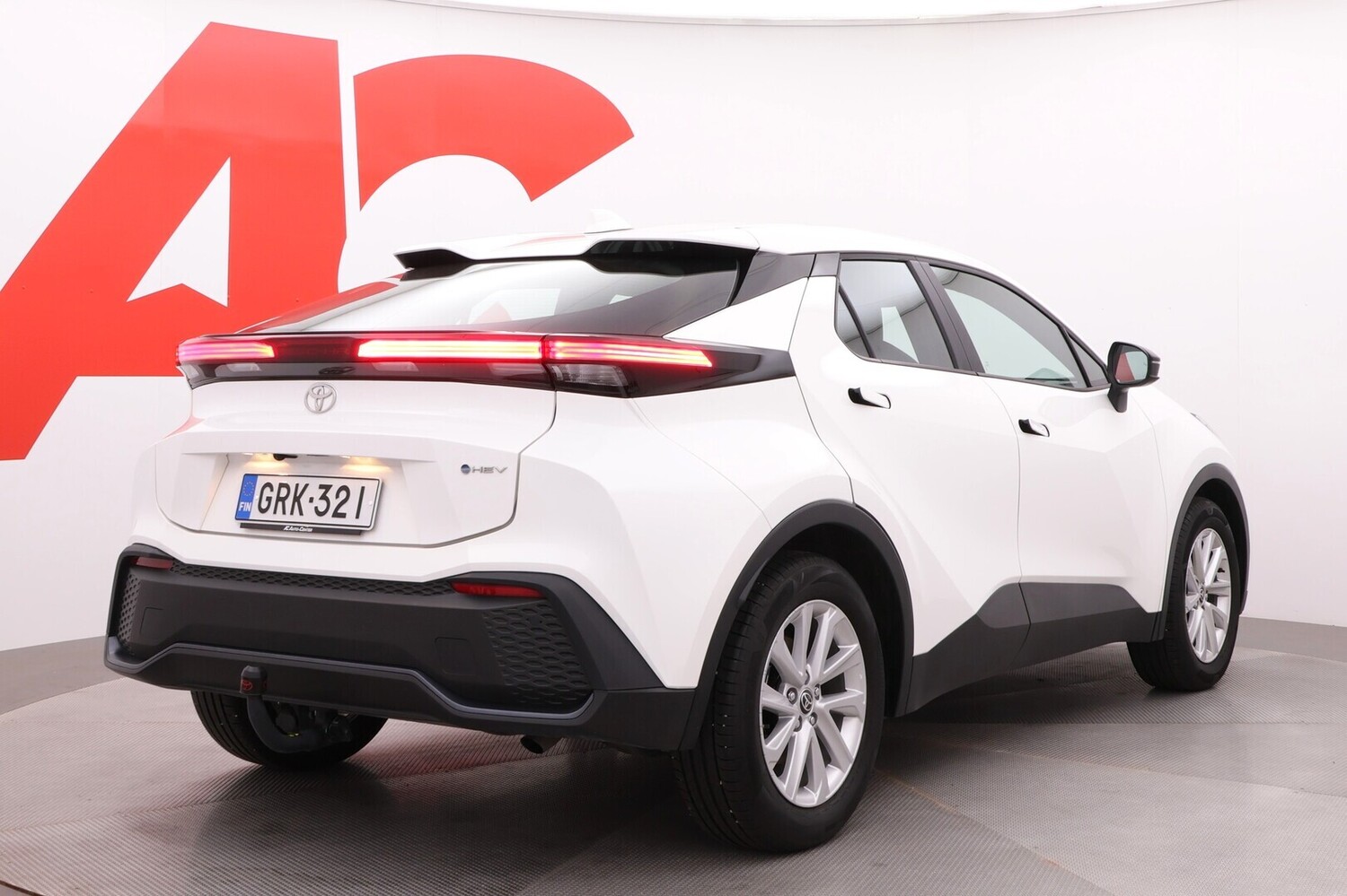 Toyota C-HR vaihtoauto