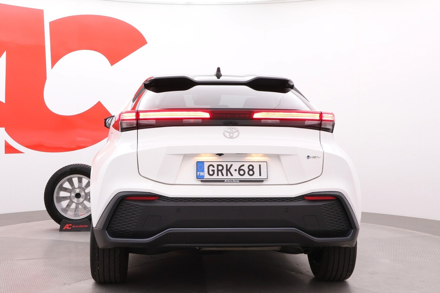 Toyota C-HR vaihtoauto