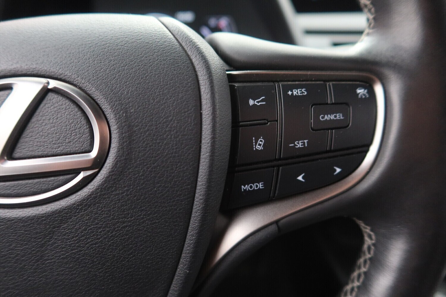 Lexus UX vaihtoauto