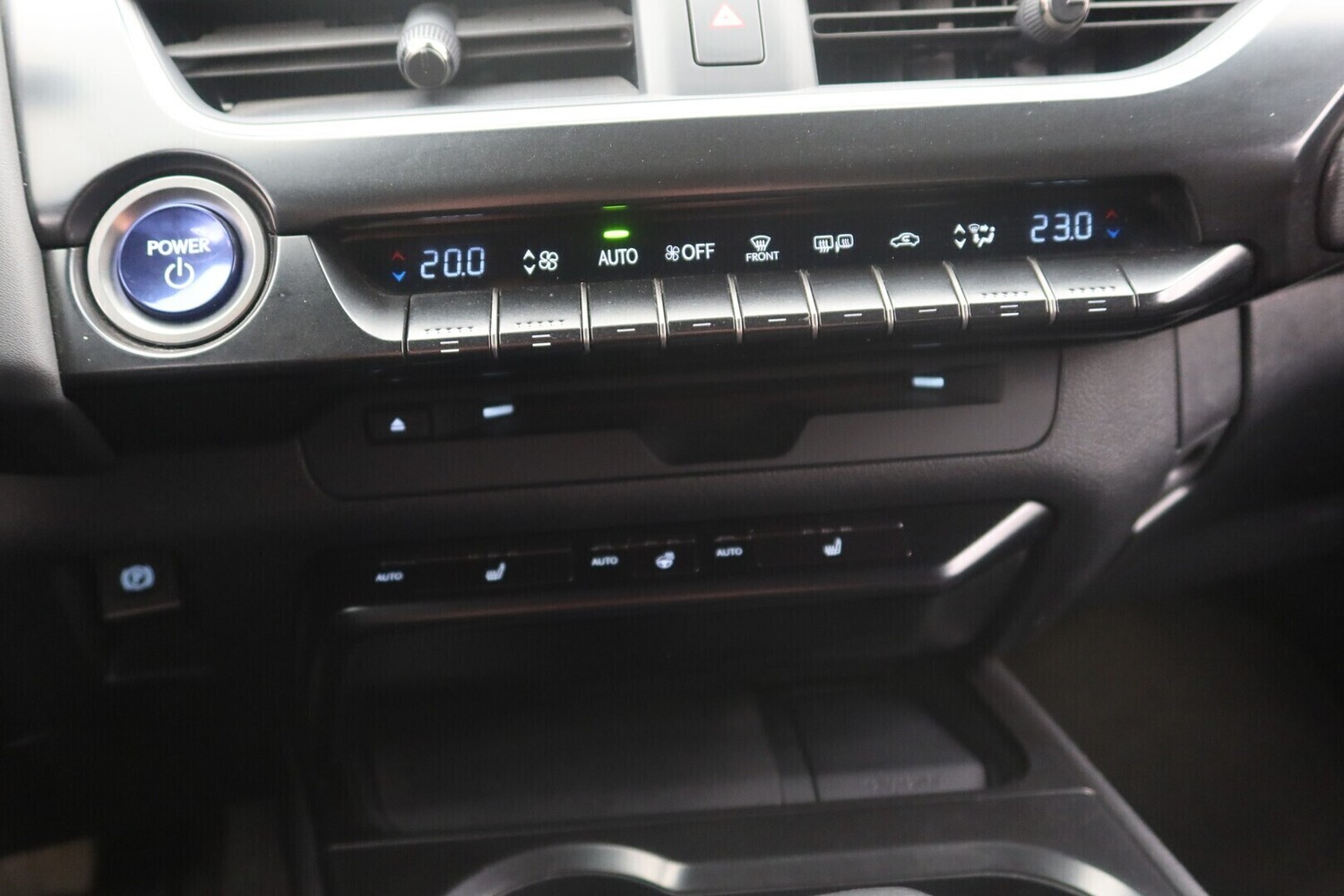 Lexus UX vaihtoauto