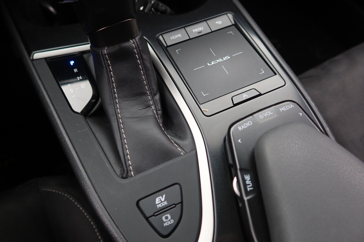Lexus UX vaihtoauto