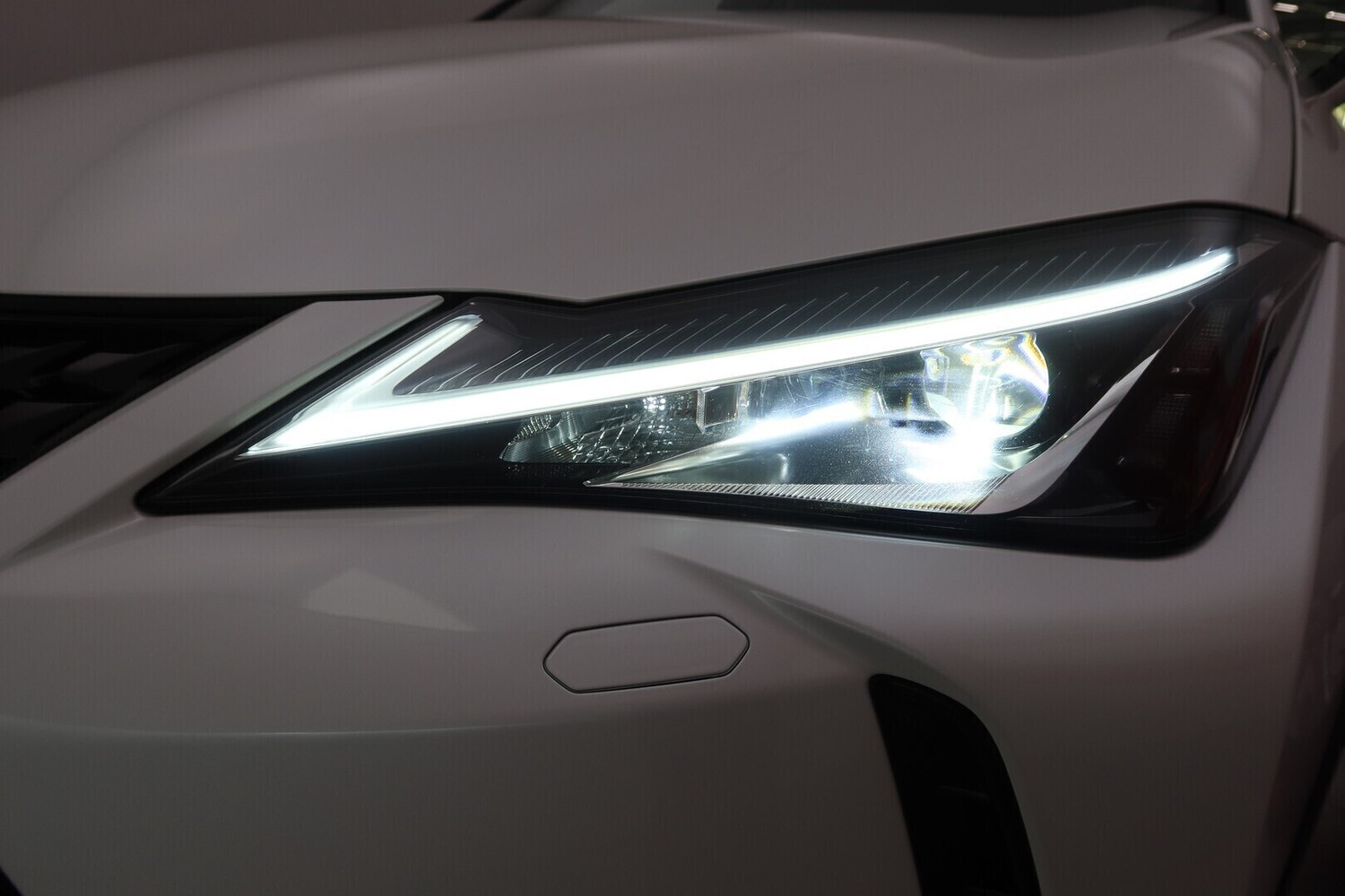Lexus UX vaihtoauto
