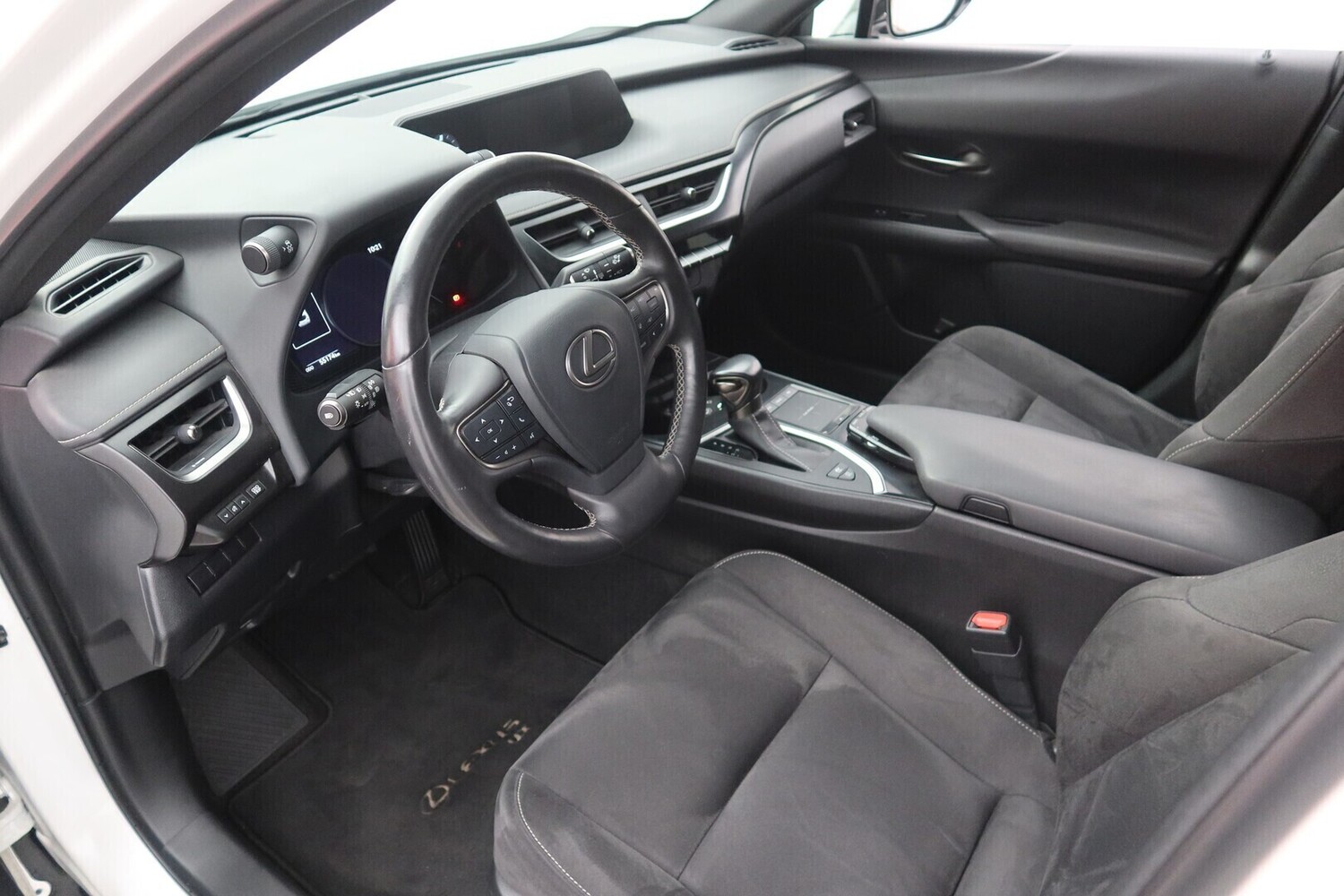 Lexus UX vaihtoauto