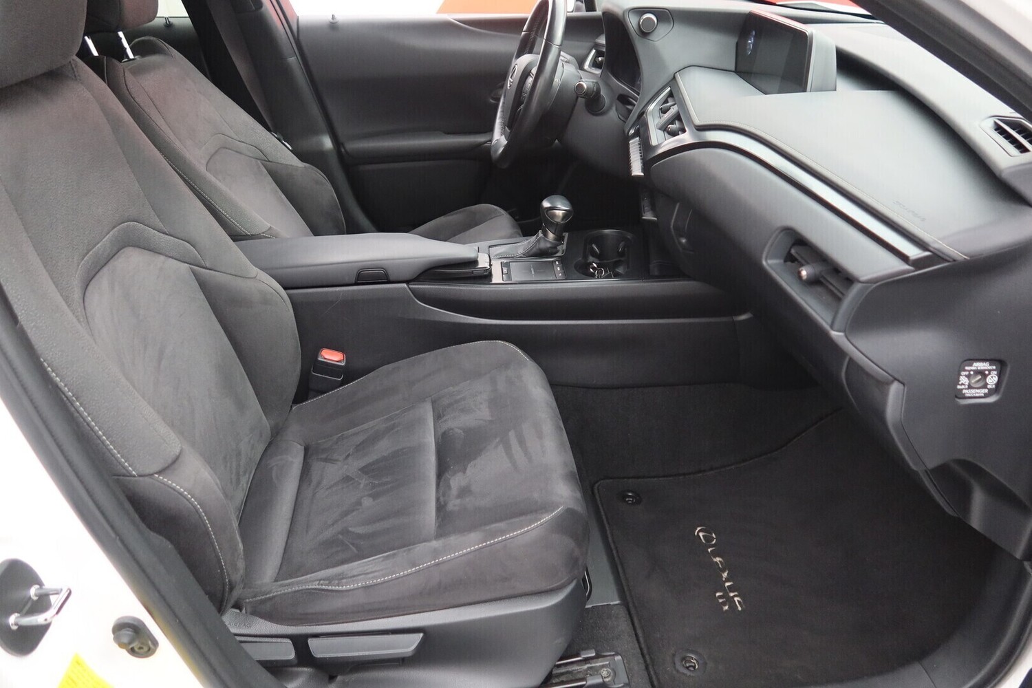 Lexus UX vaihtoauto