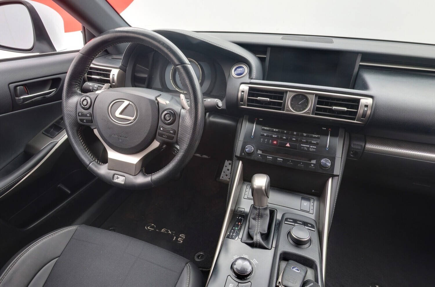 Lexus IS vaihtoauto