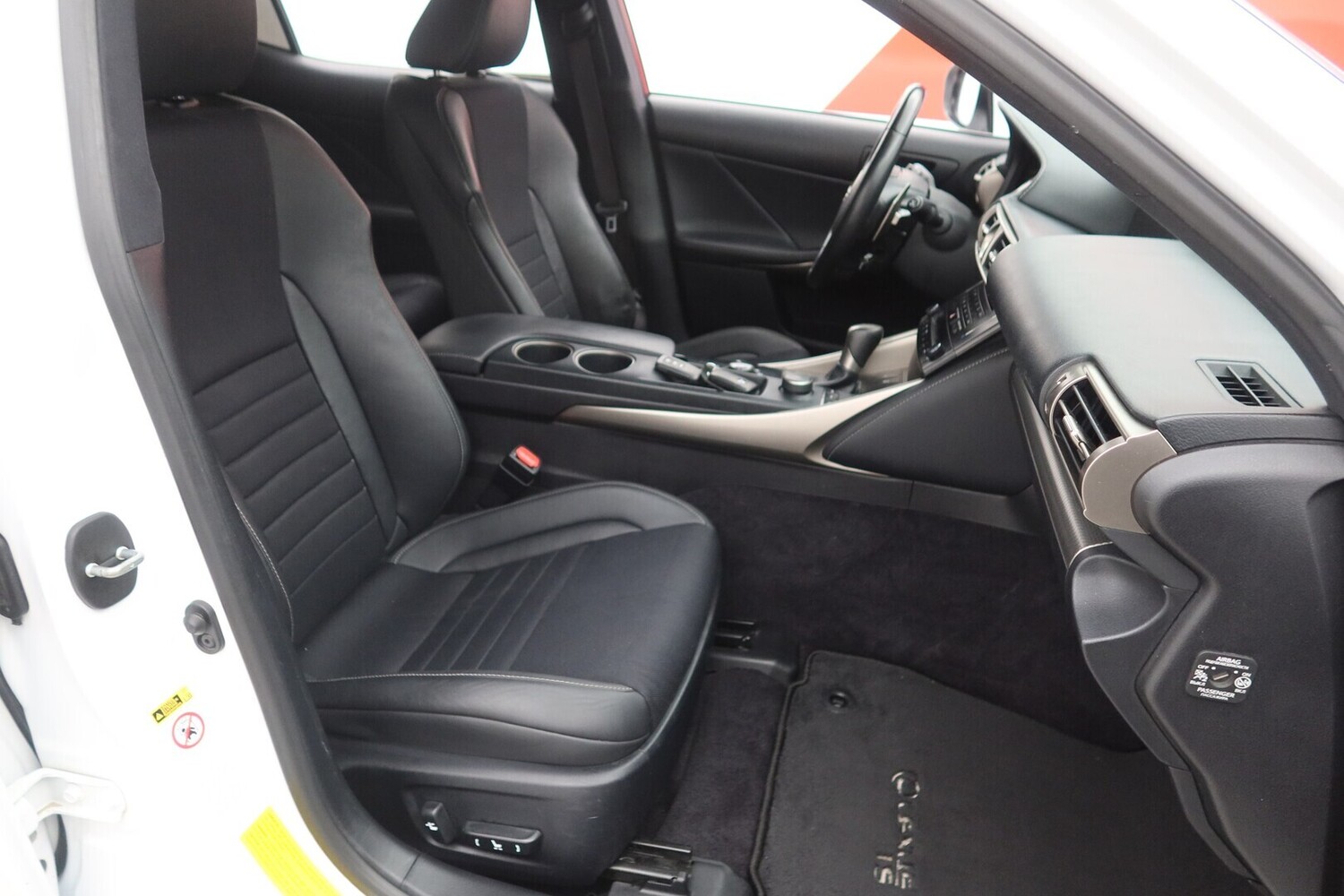 Lexus IS vaihtoauto