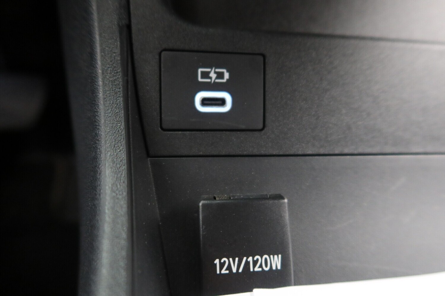 Toyota bZ4X vaihtoauto
