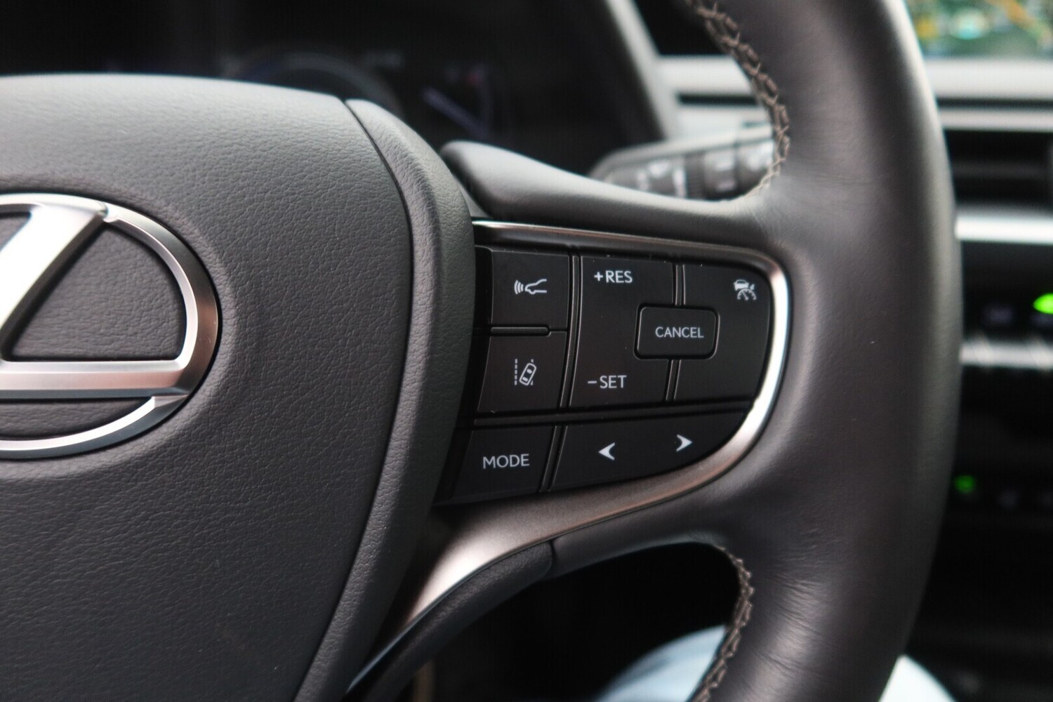 Lexus UX vaihtoauto