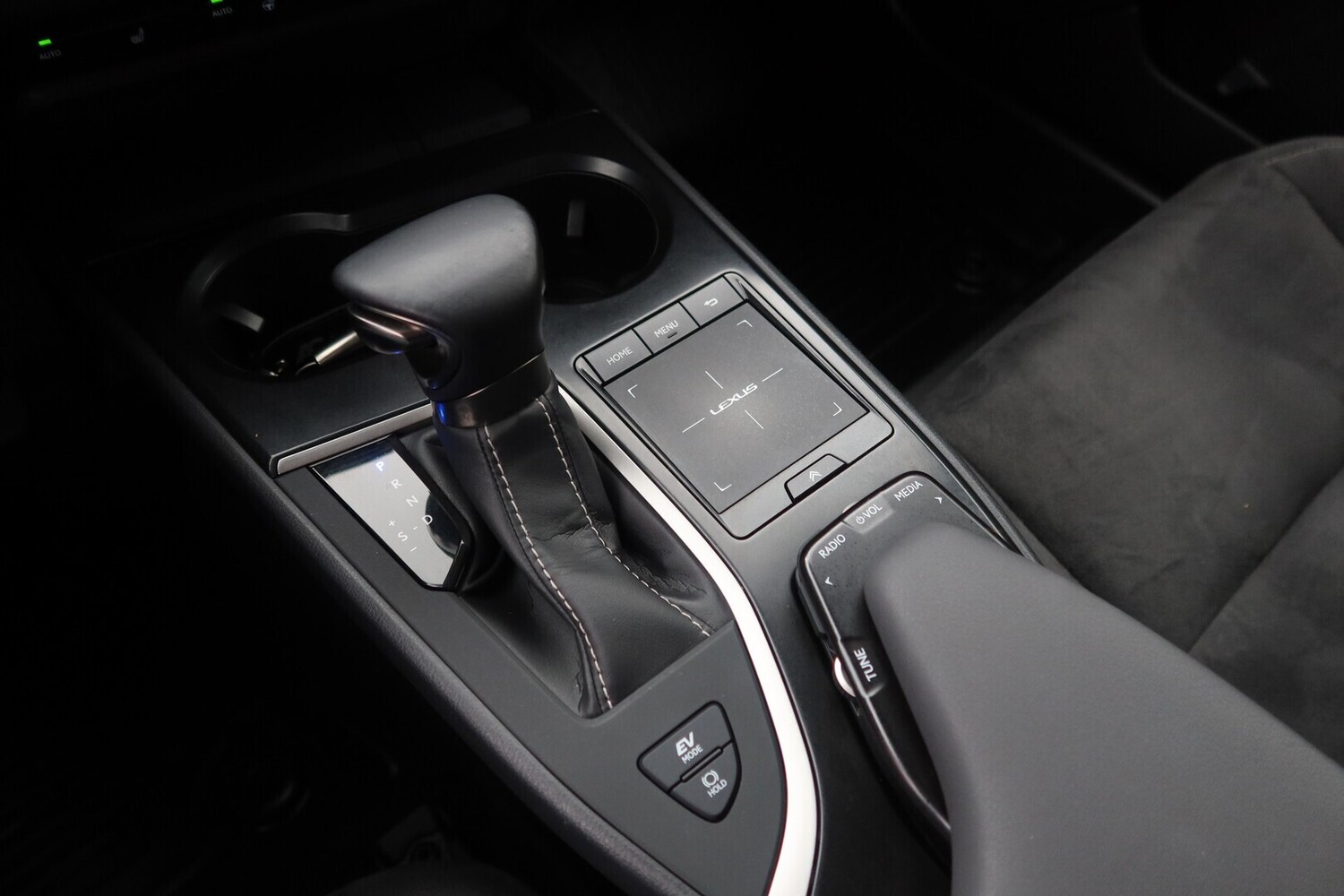 Lexus UX vaihtoauto