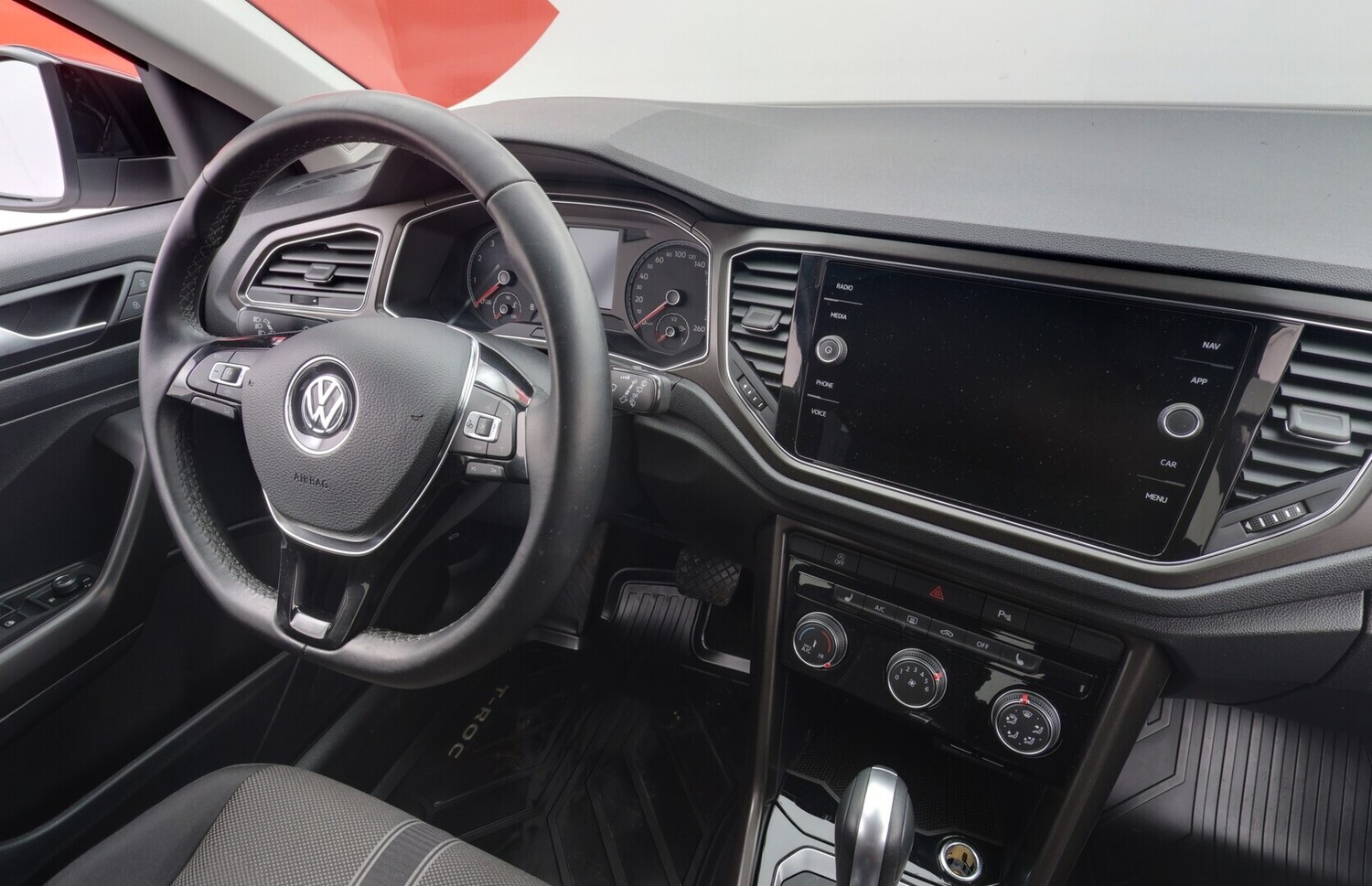 Volkswagen T-Roc vaihtoauto