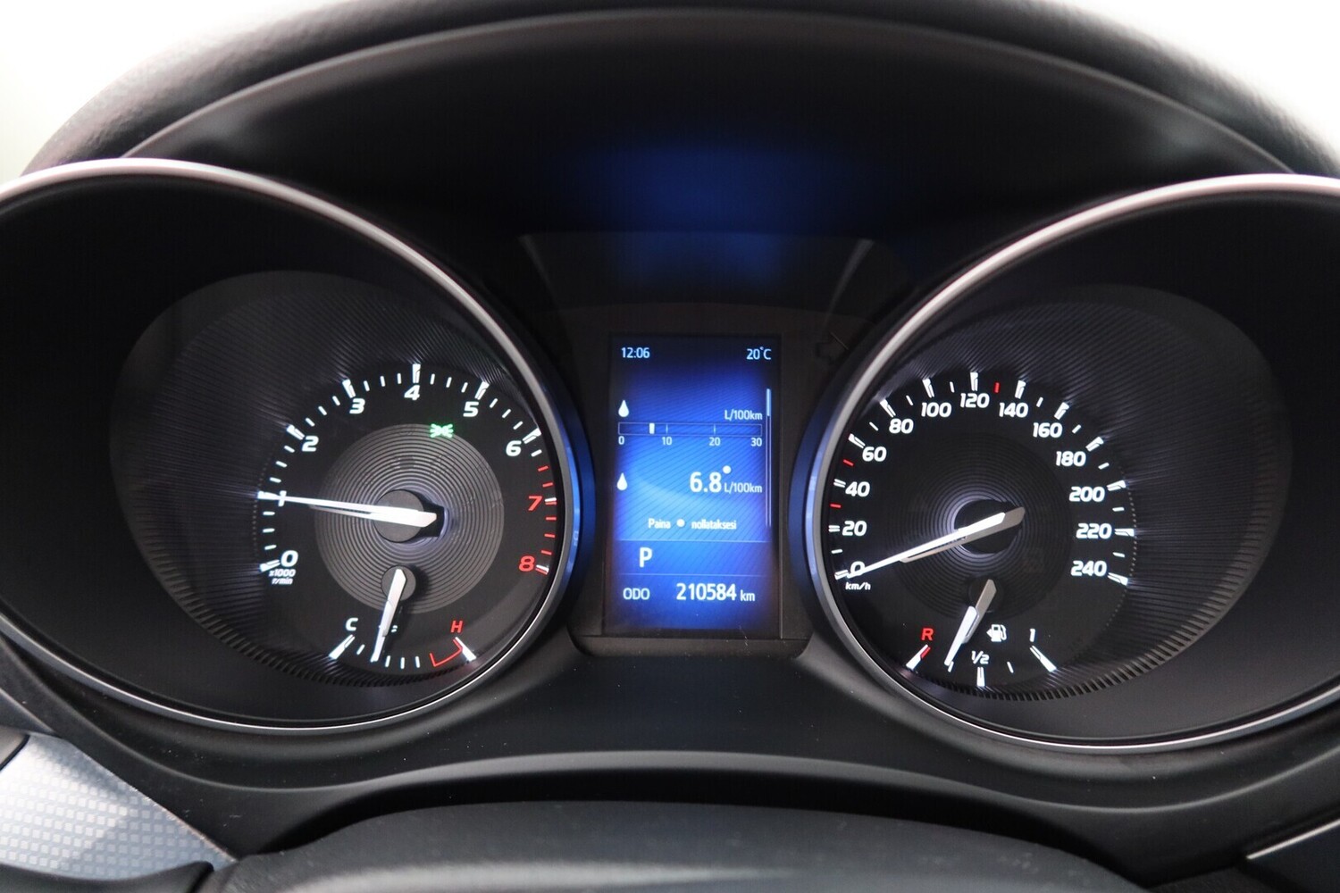 Toyota Avensis vaihtoauto