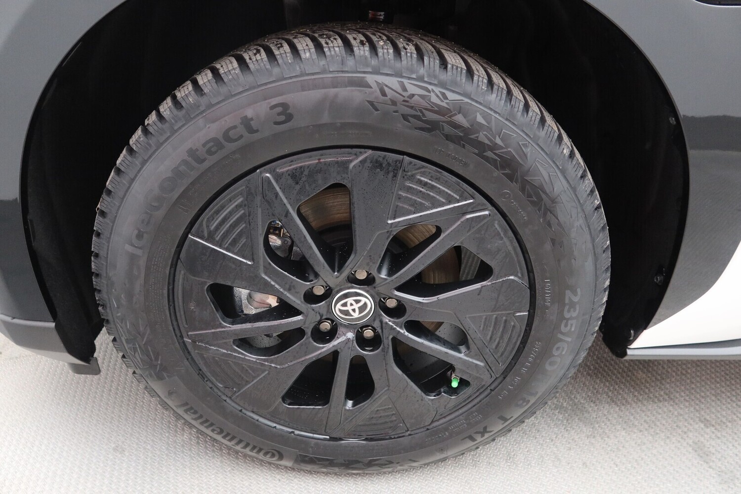 Toyota bZ4X vaihtoauto