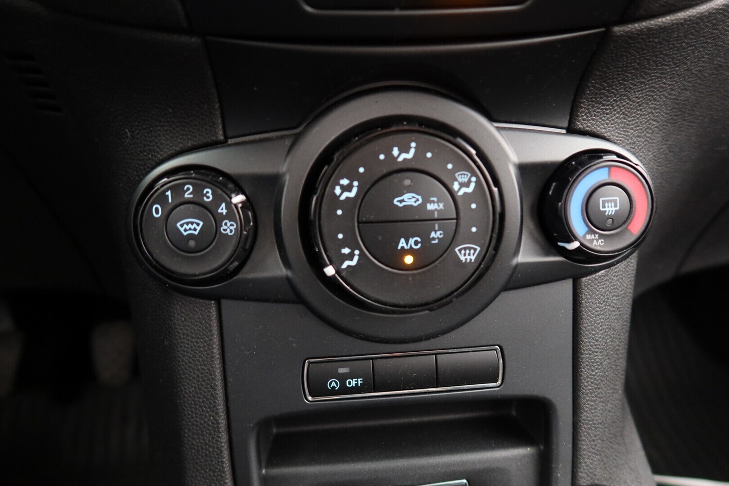 Ford Fiesta vaihtoauto