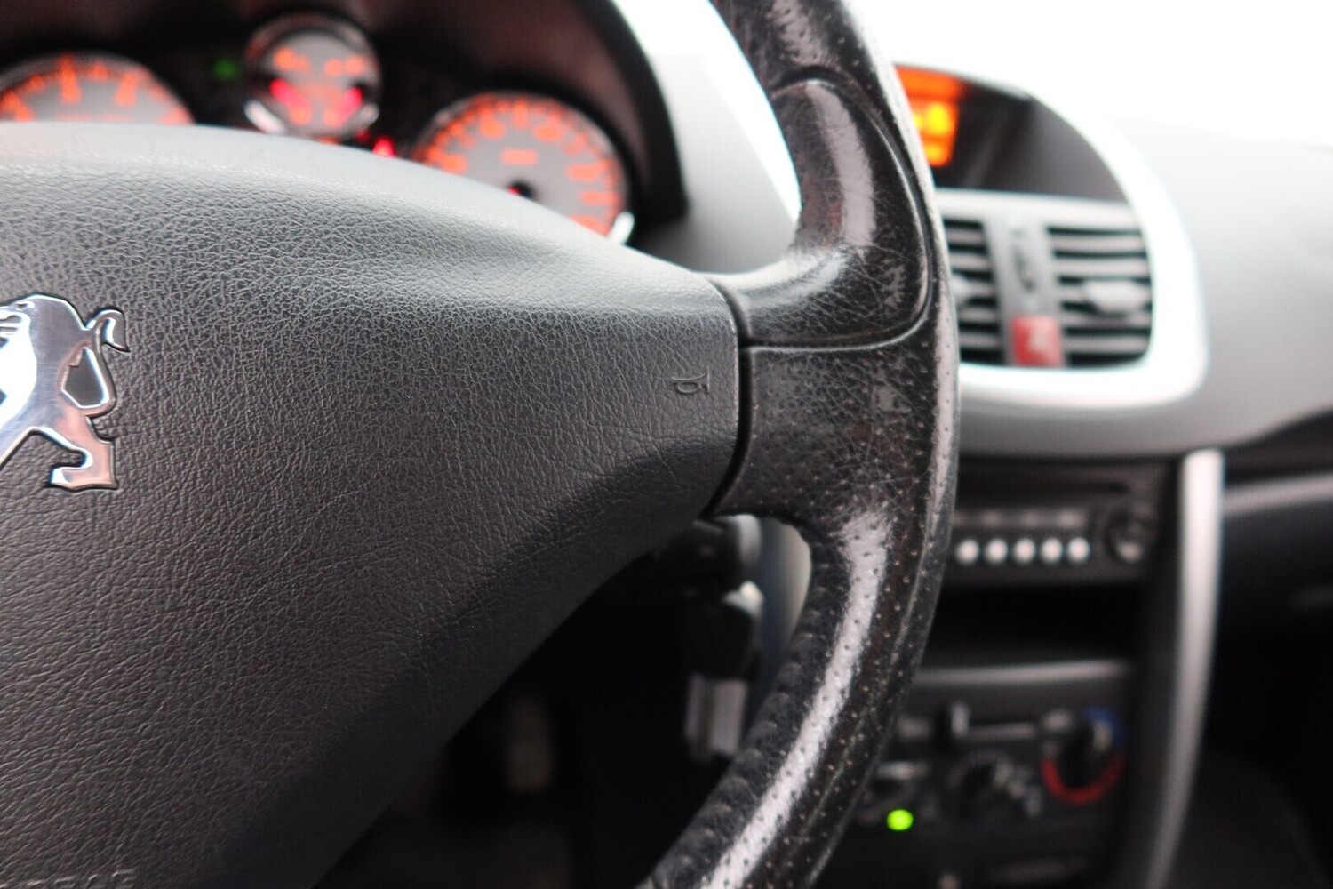 Peugeot 207 vaihtoauto