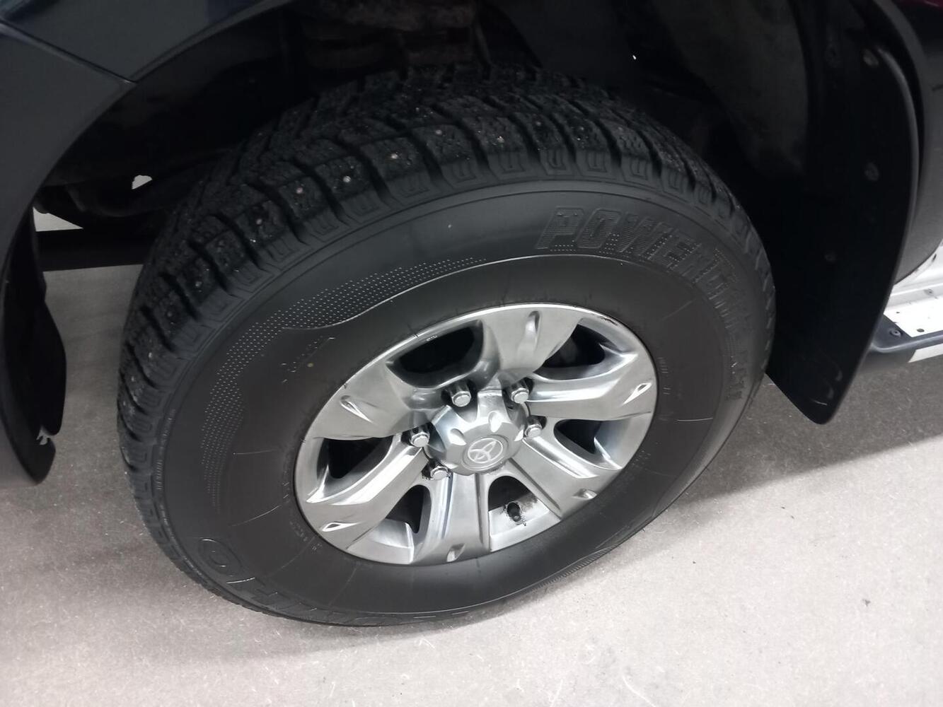 Toyota Hilux vaihtoauto