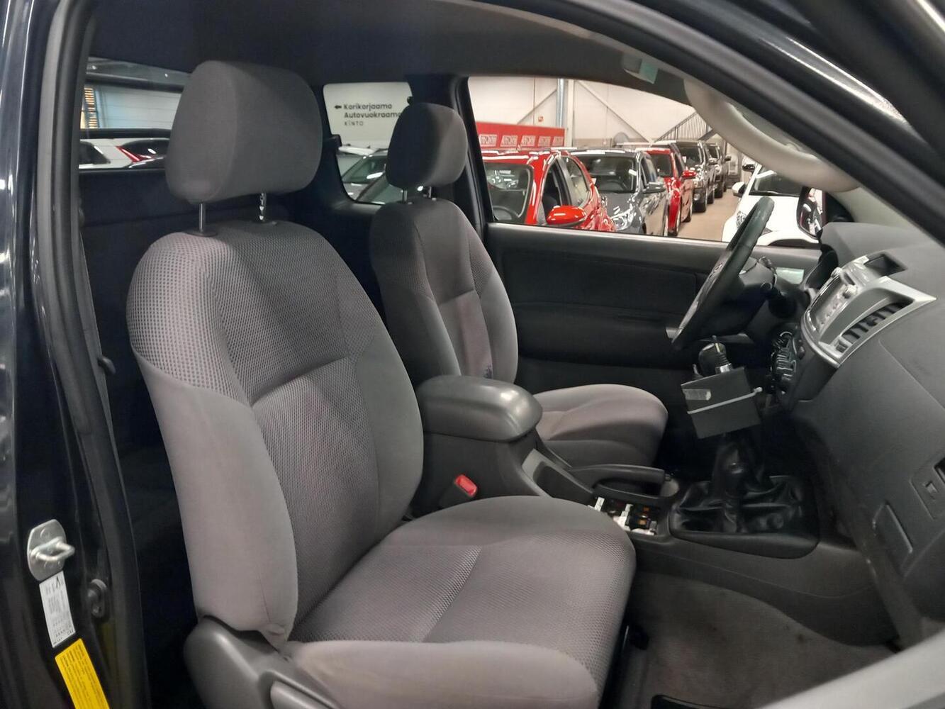 Toyota Hilux vaihtoauto