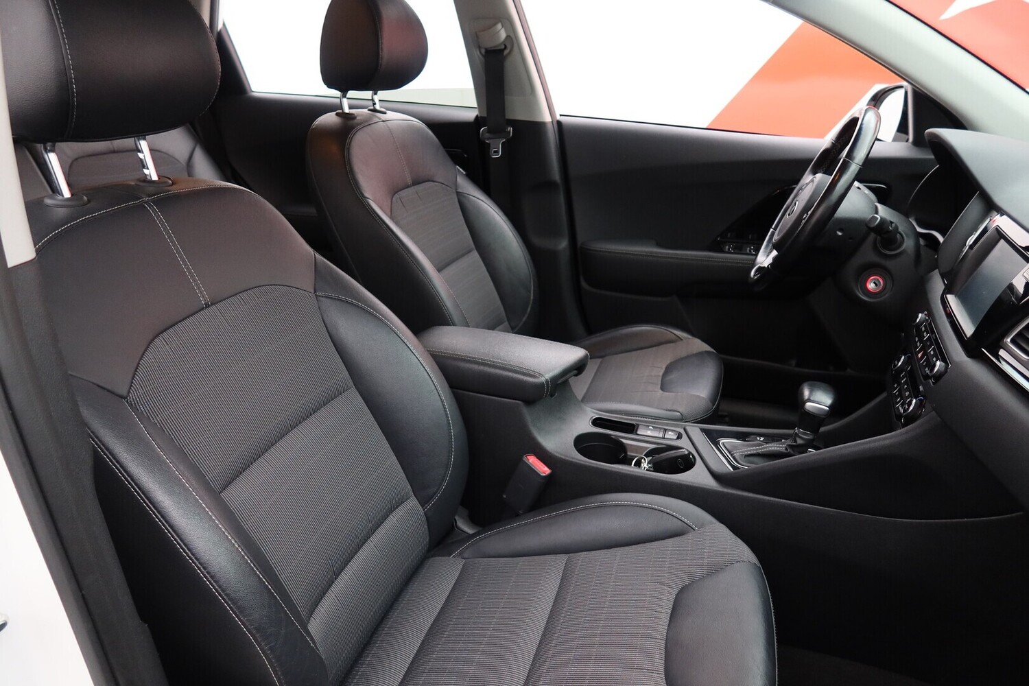 Kia Niro plug-in vaihtoauto