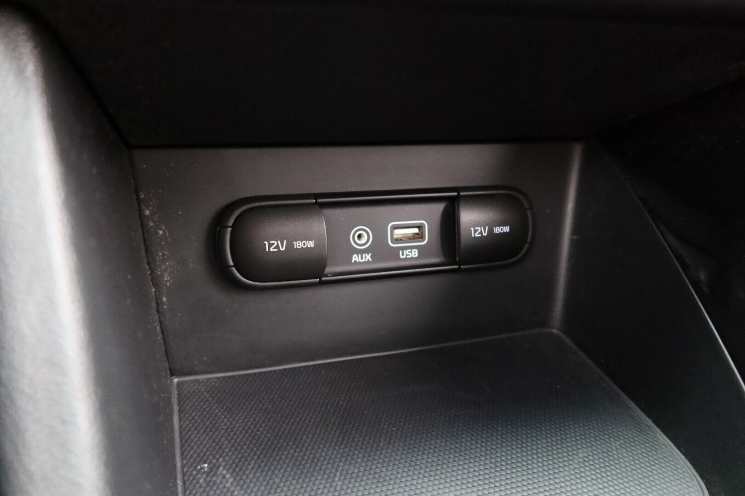 Kia Niro plug-in vaihtoauto