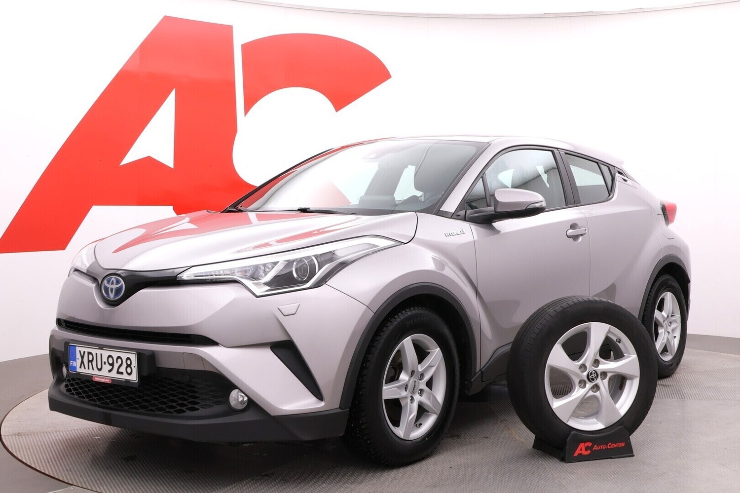 Toyota C-HR vaihtoauto