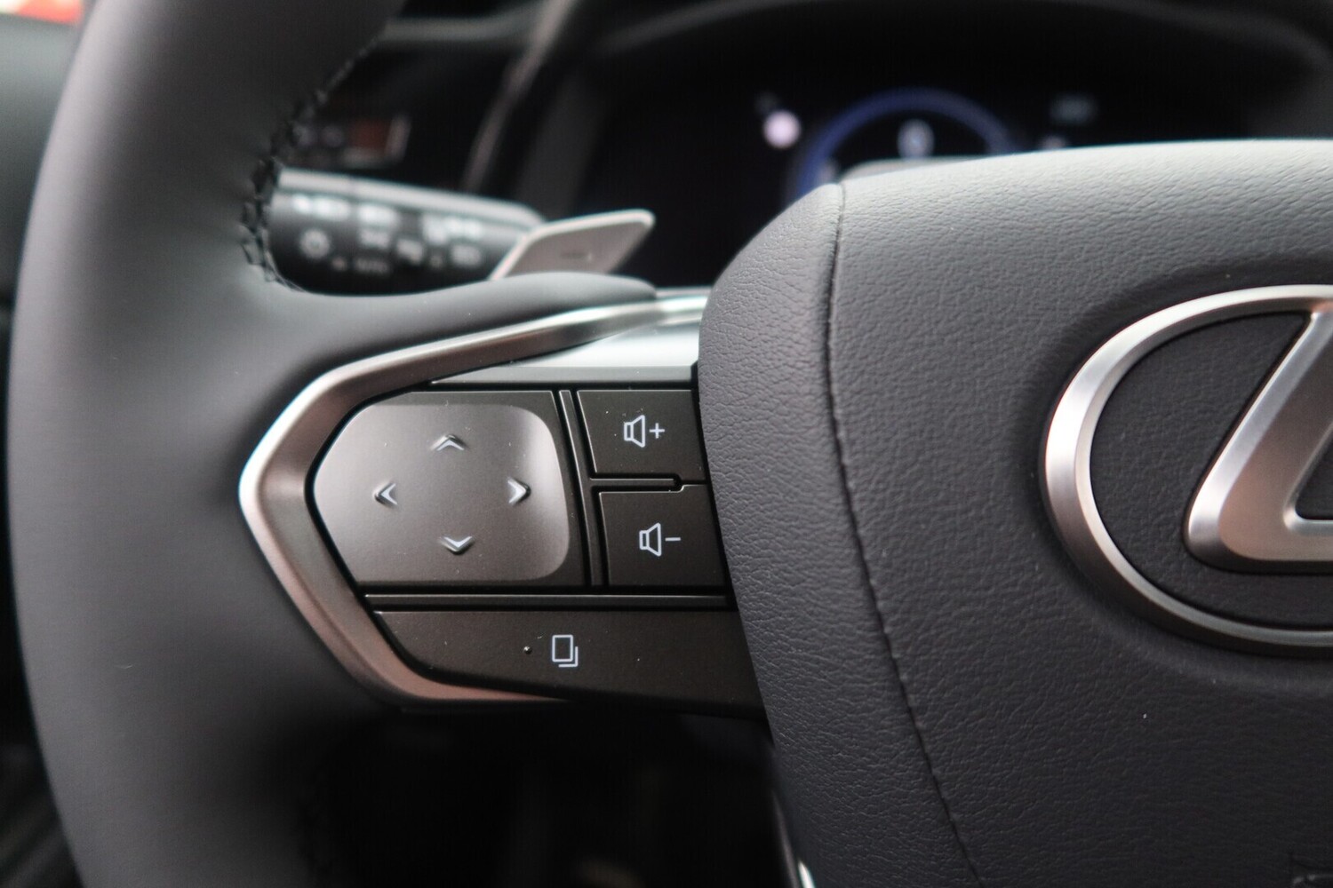 Lexus RZ vaihtoauto